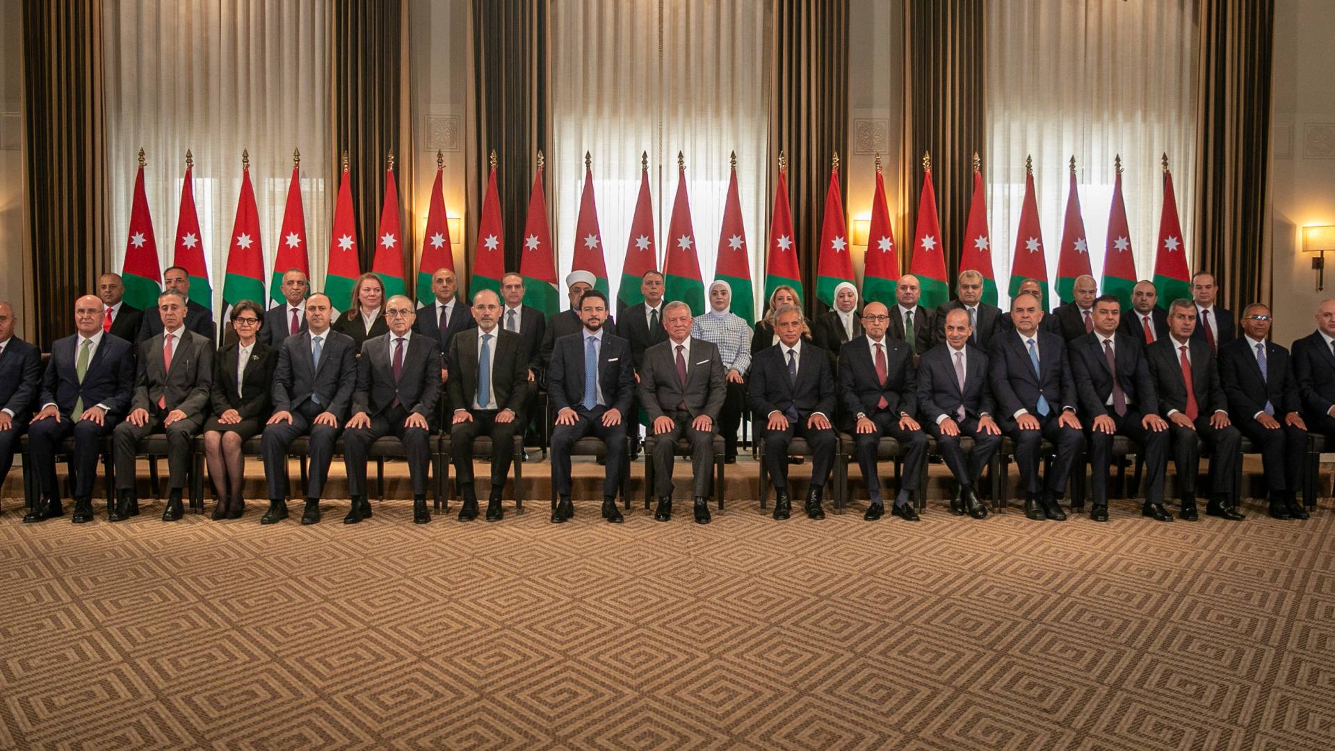 جلالة الملك وولي العهد وحكومة جعفر حسان