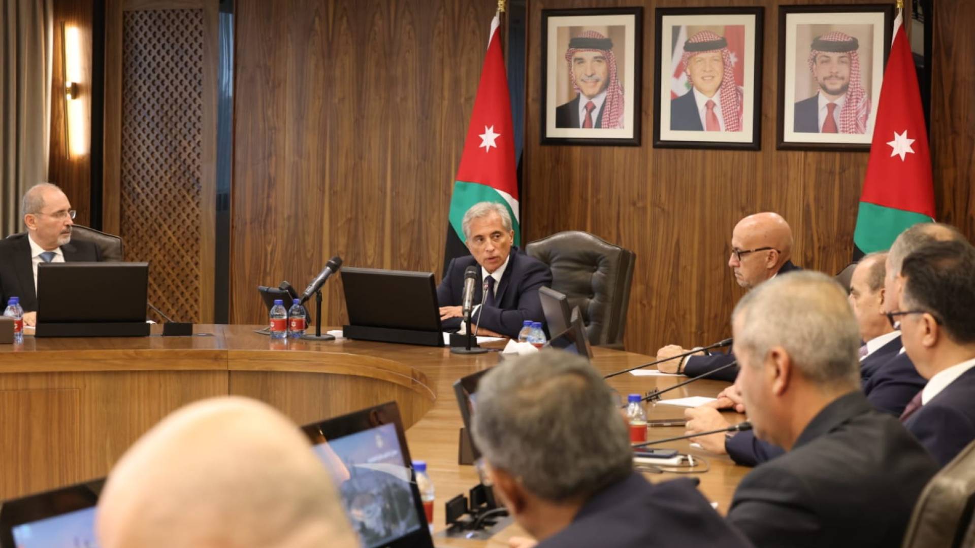 أول قرارات حكومة جعفر حسان في الأردن