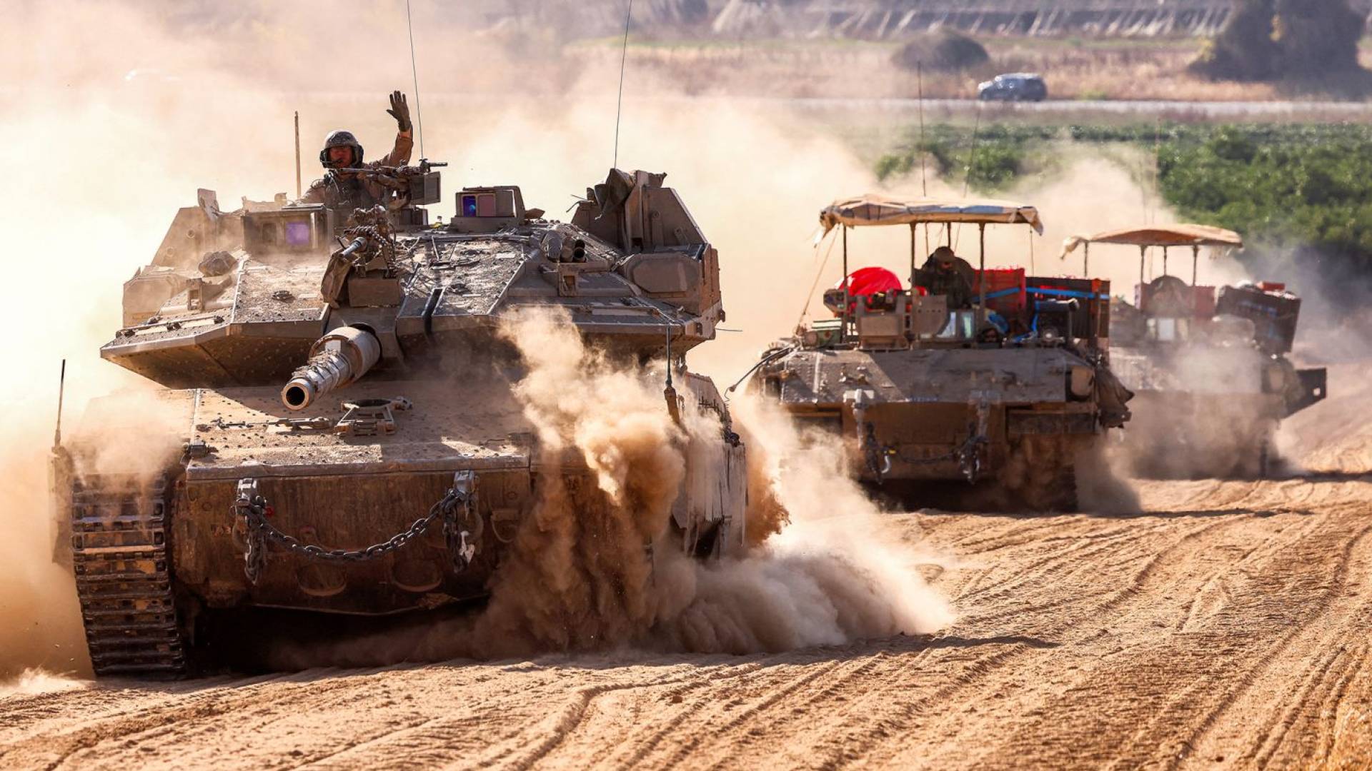 دبابات تابعة لجيش الاحتلال