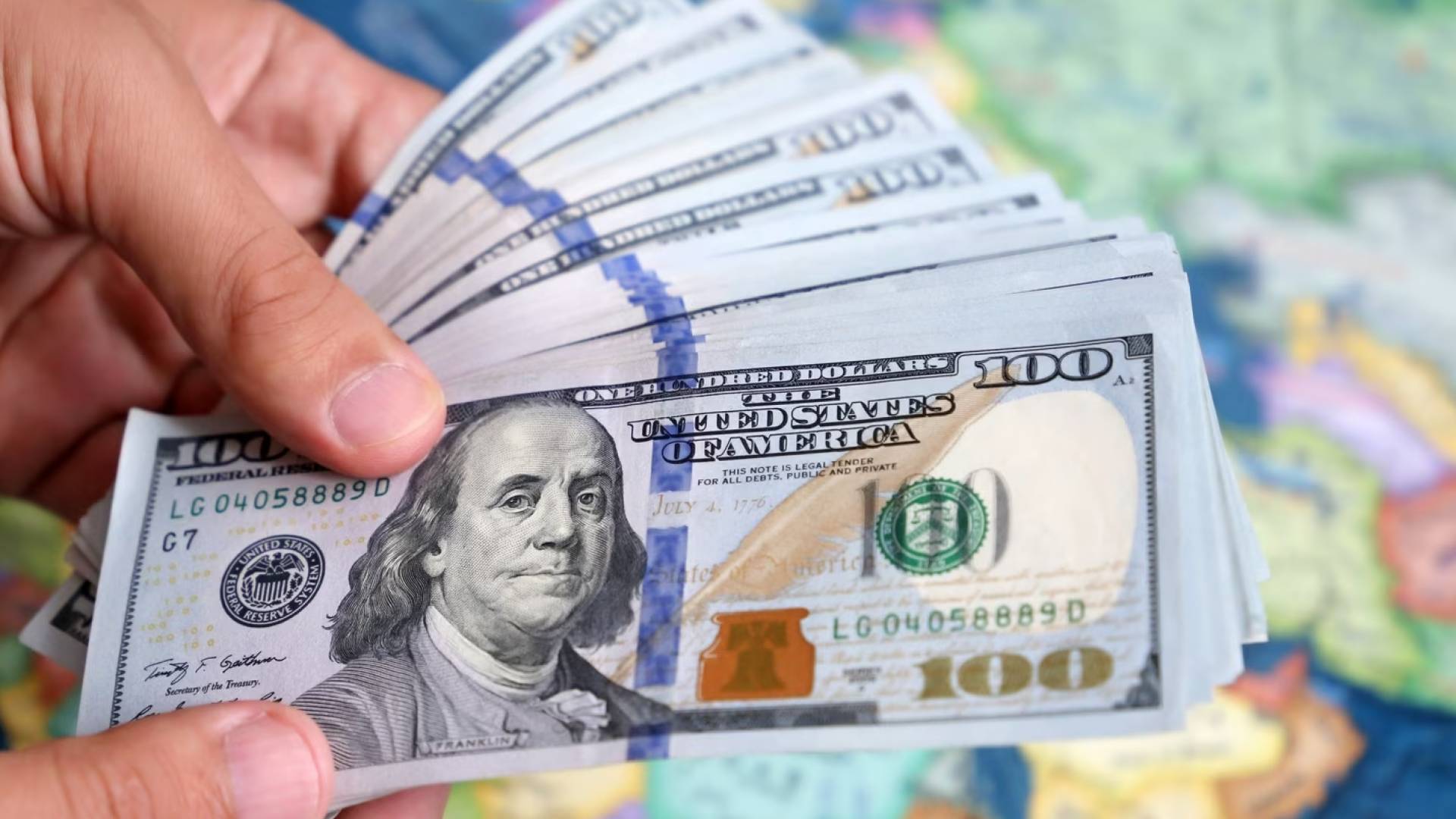 دولارات أمريكية