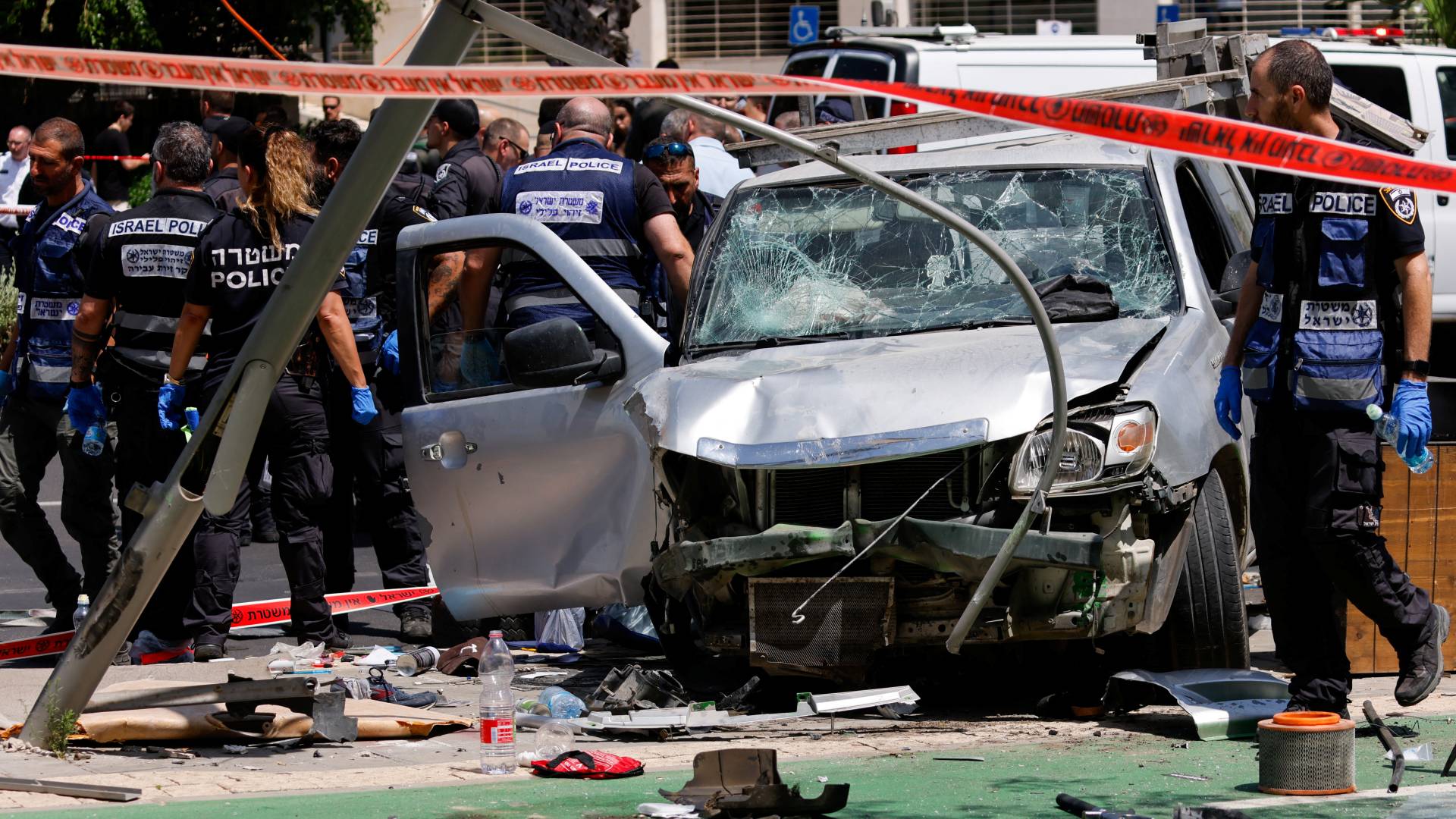 مركبة متضررة من عملية سابقة في تل أبيب