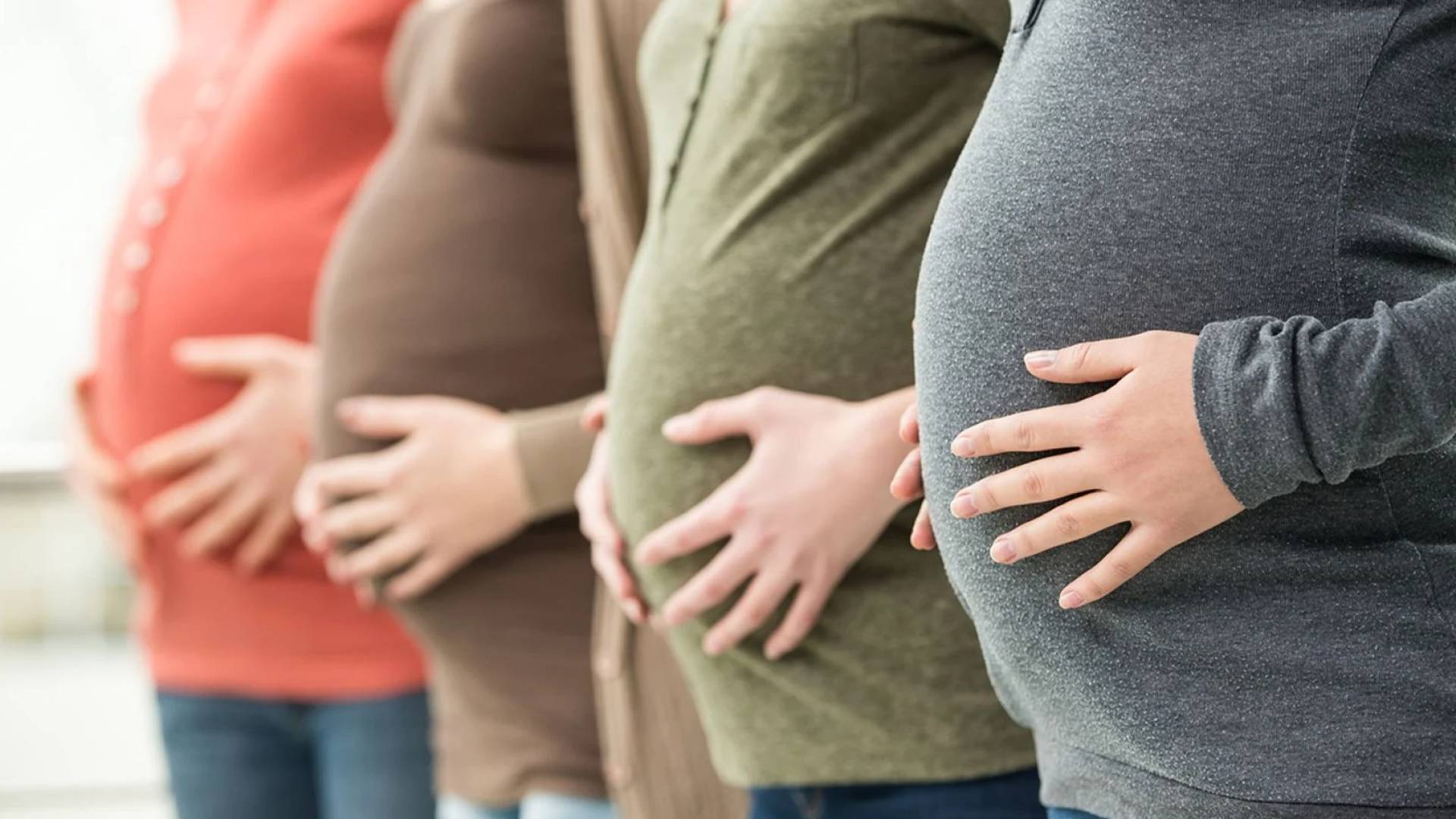 نساء حوامل - تعبيرية