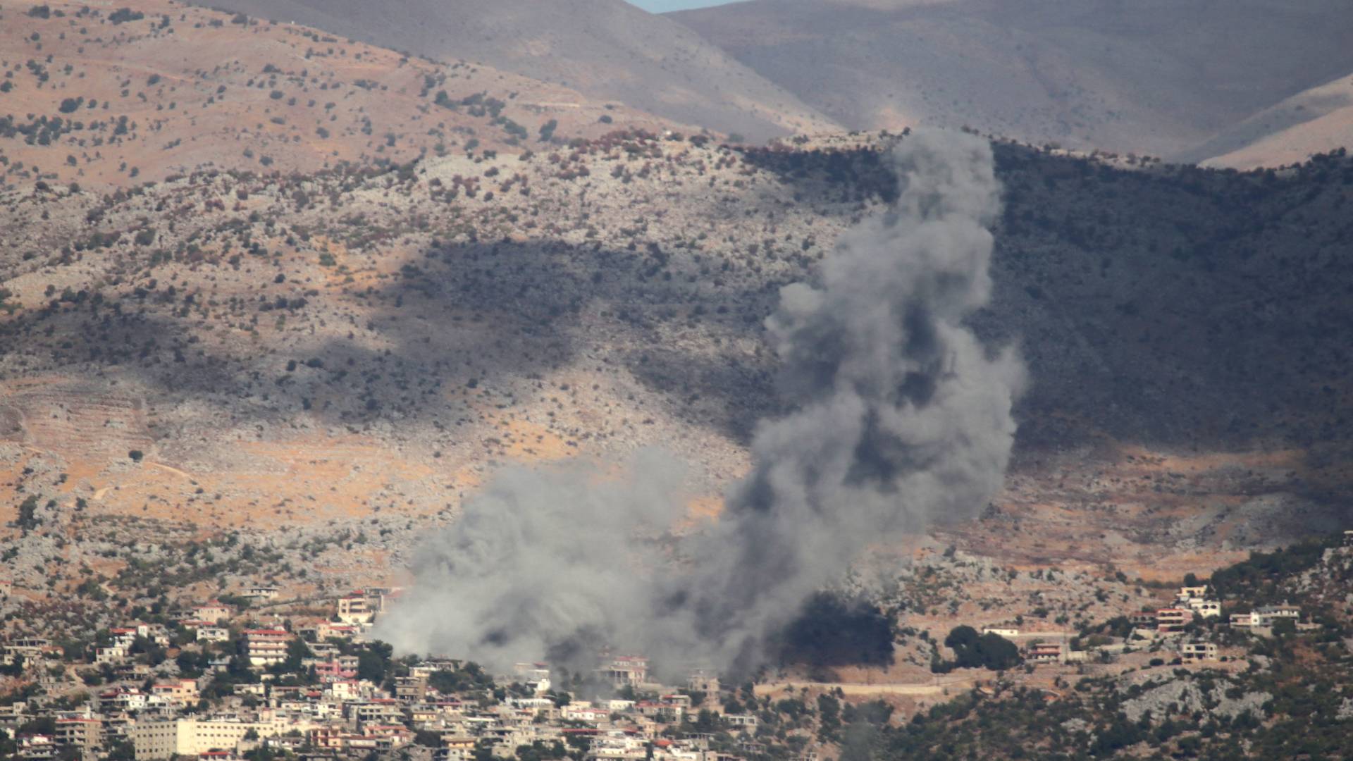 تفجيرات بجنوب لبنان