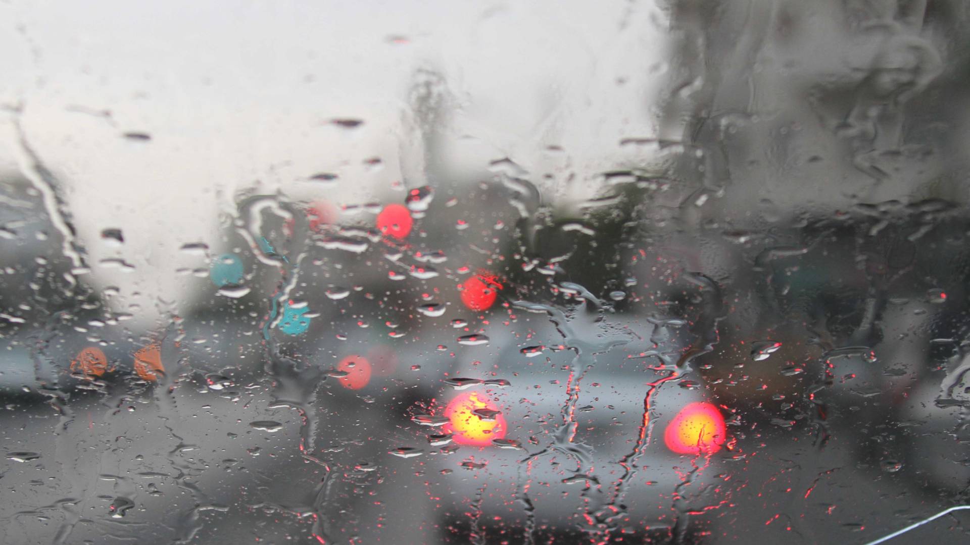 هطول الأمطار في شوارع العاصمة عمان "أرشيفية"