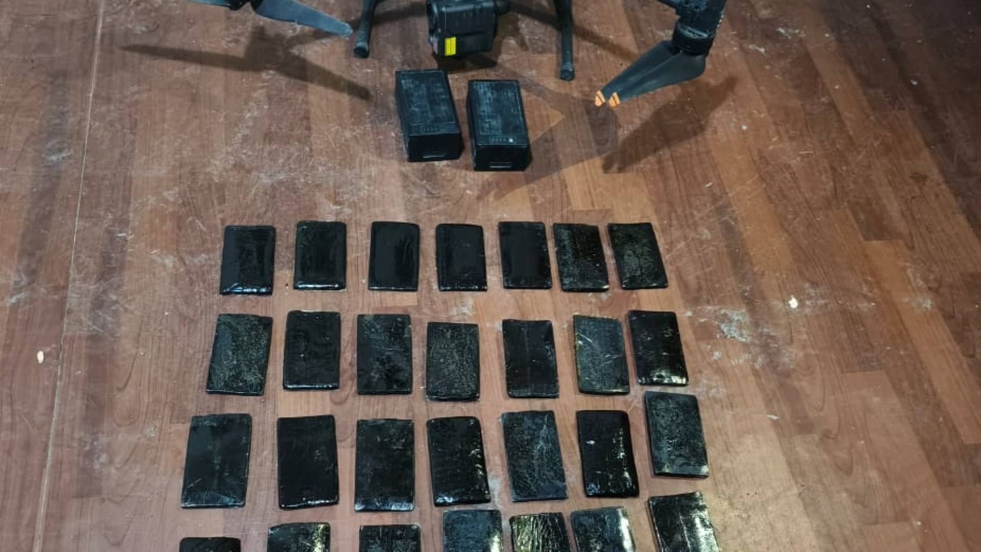 محاولة تهريب مواد مخدرة بواسطة طائرة مسيرة