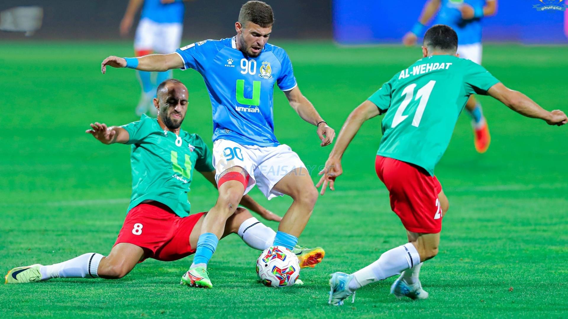 من مباراة الوحدات والفيصلي في قمة الجولة الخامسة من دوري المحترفين