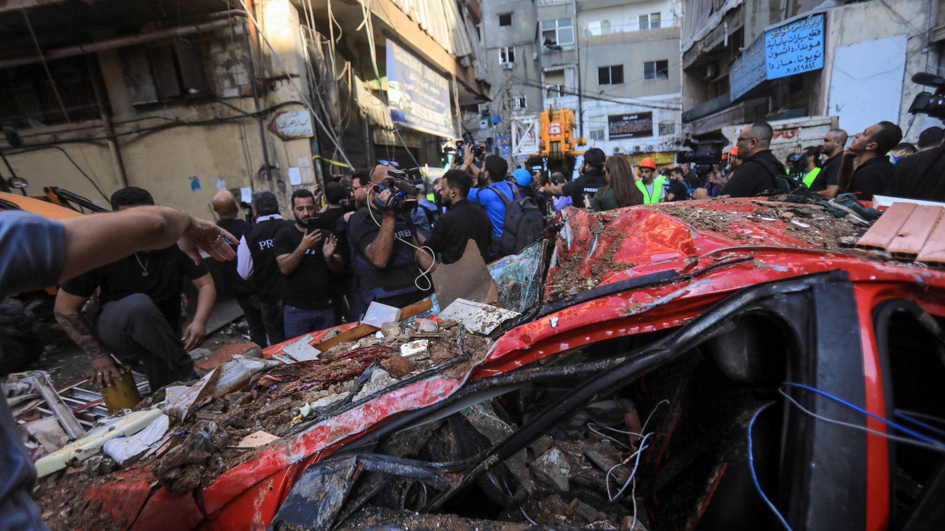 من الدمار الذي خلفه عدوان الاحتلال بالضاحية الجنوبية لبيروت