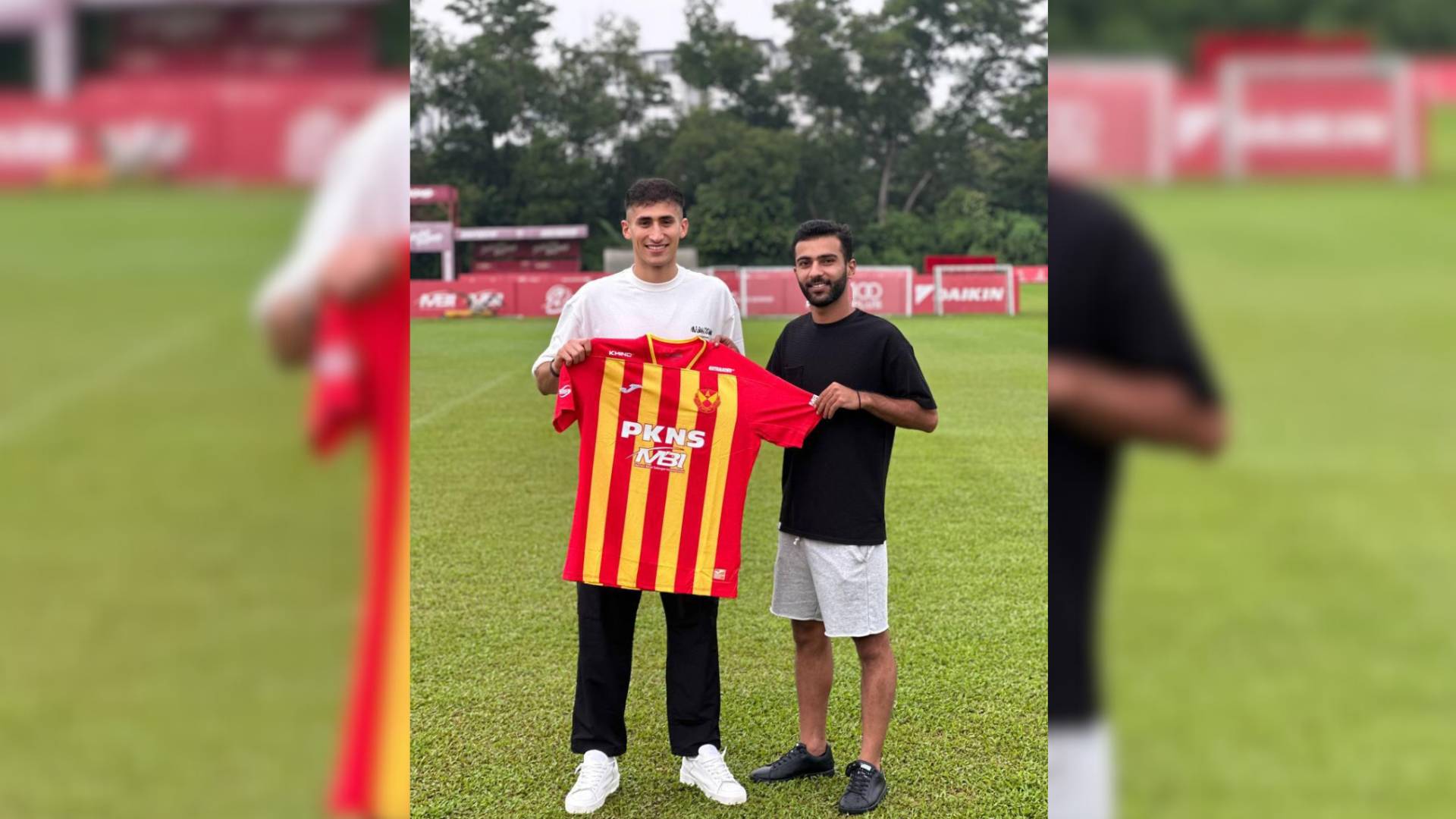 محمد ابو النادي يوقع مع سيلانجور الماليزي