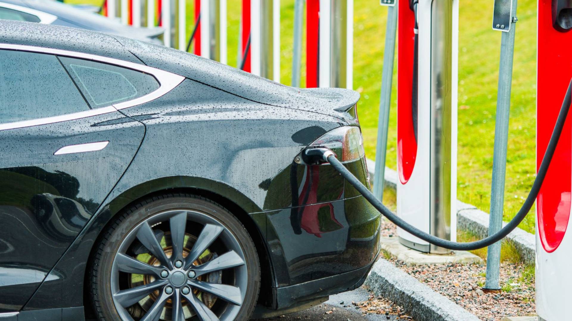 مركبات الكهرباء