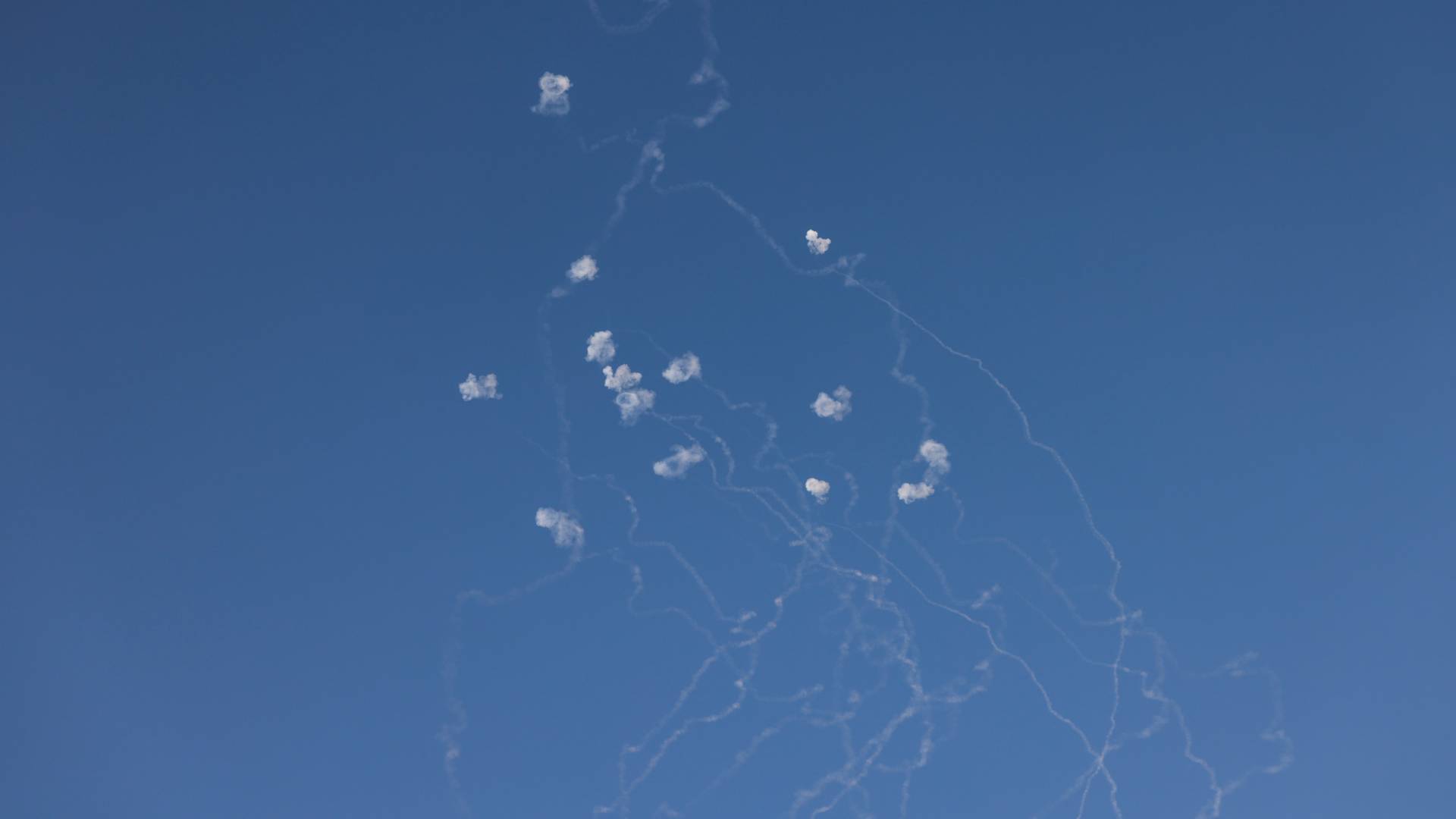 رشقات صاروخية من لبنان