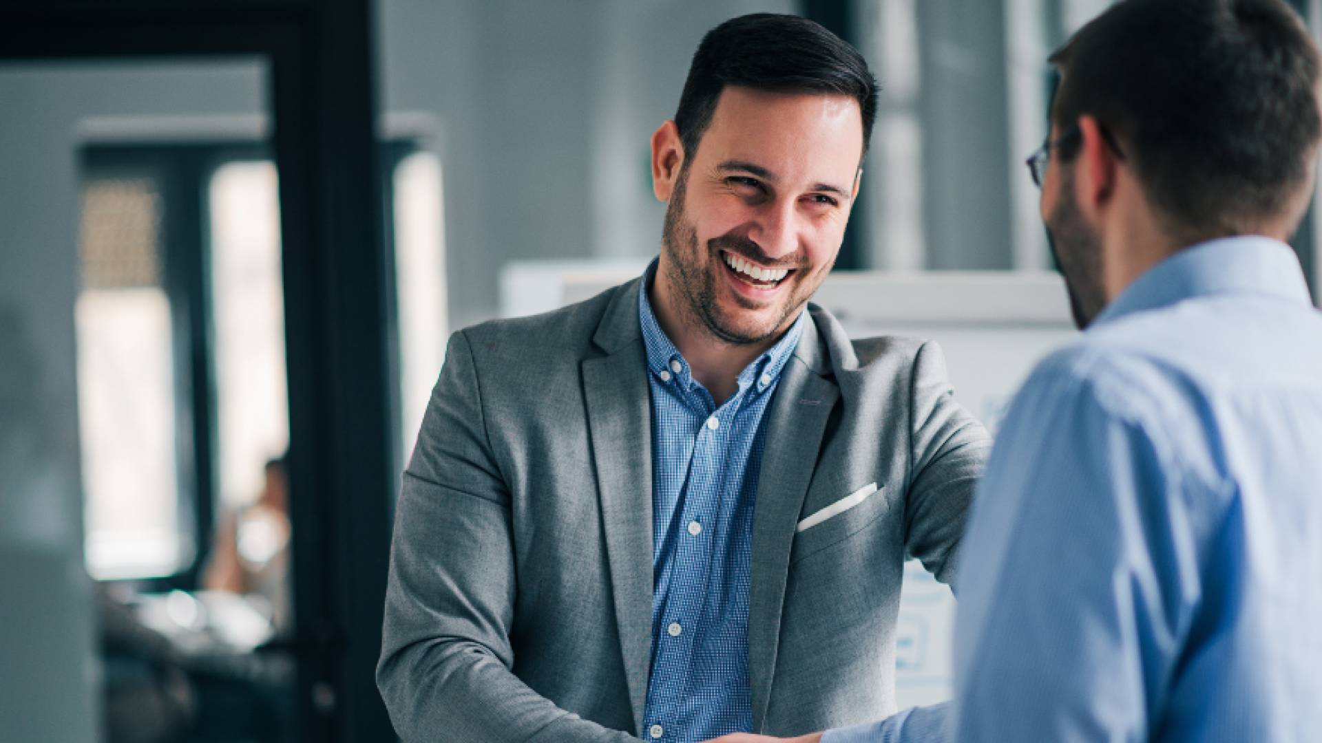 سلوكيات عليك تجنبها لتحظى بالاحترام