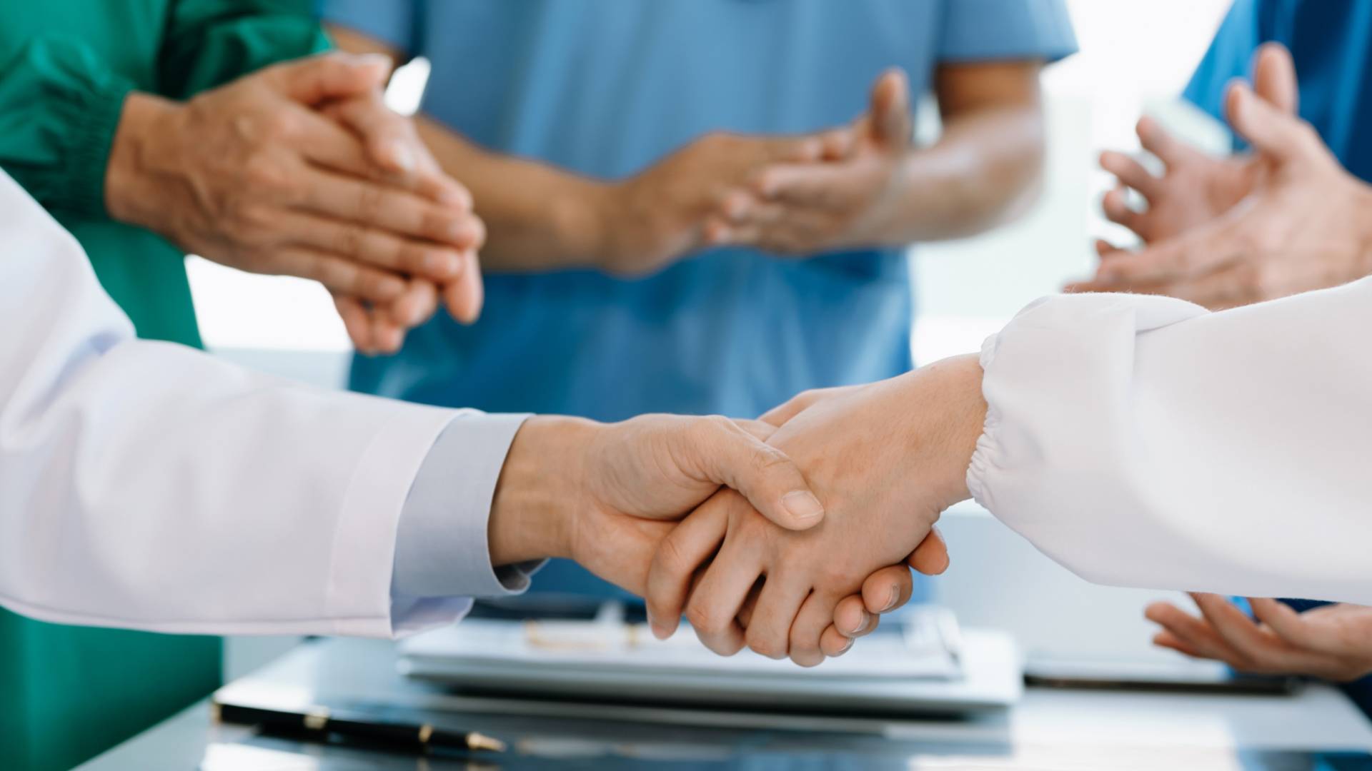 مجموعة من الأطباء