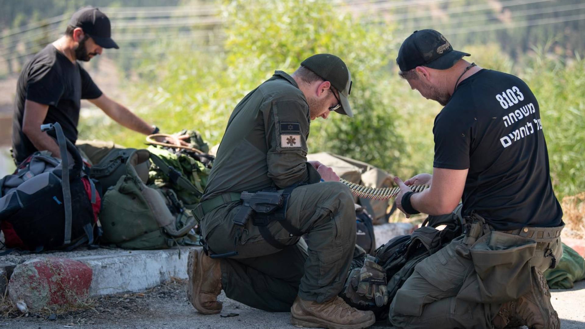 آليات عسكرية للاحتلال