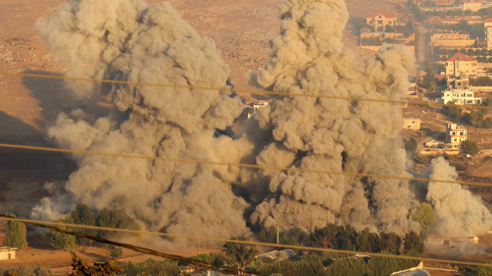 قصف عنيف على لبنان