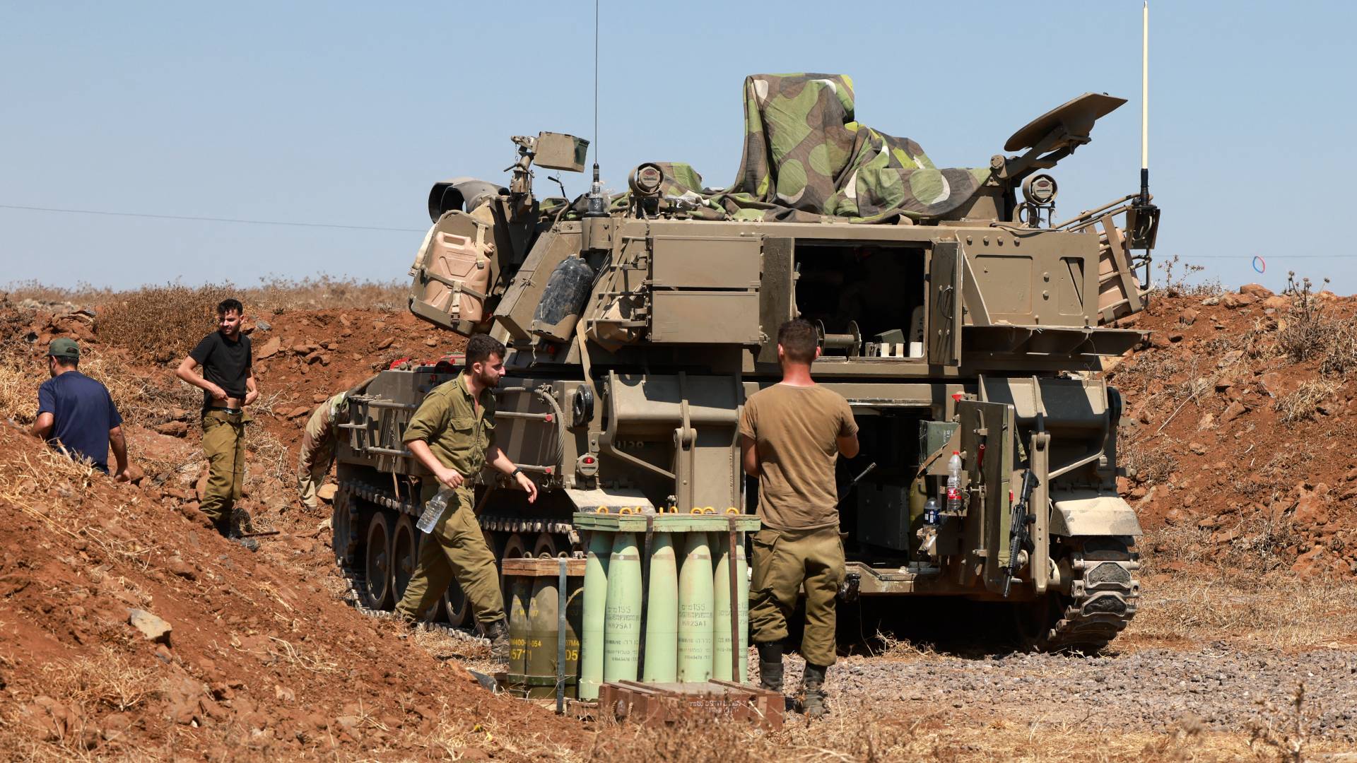 قوة للاحتلال في منطقة الجليل الأعلى بالقرب من الحدود اللبنانية