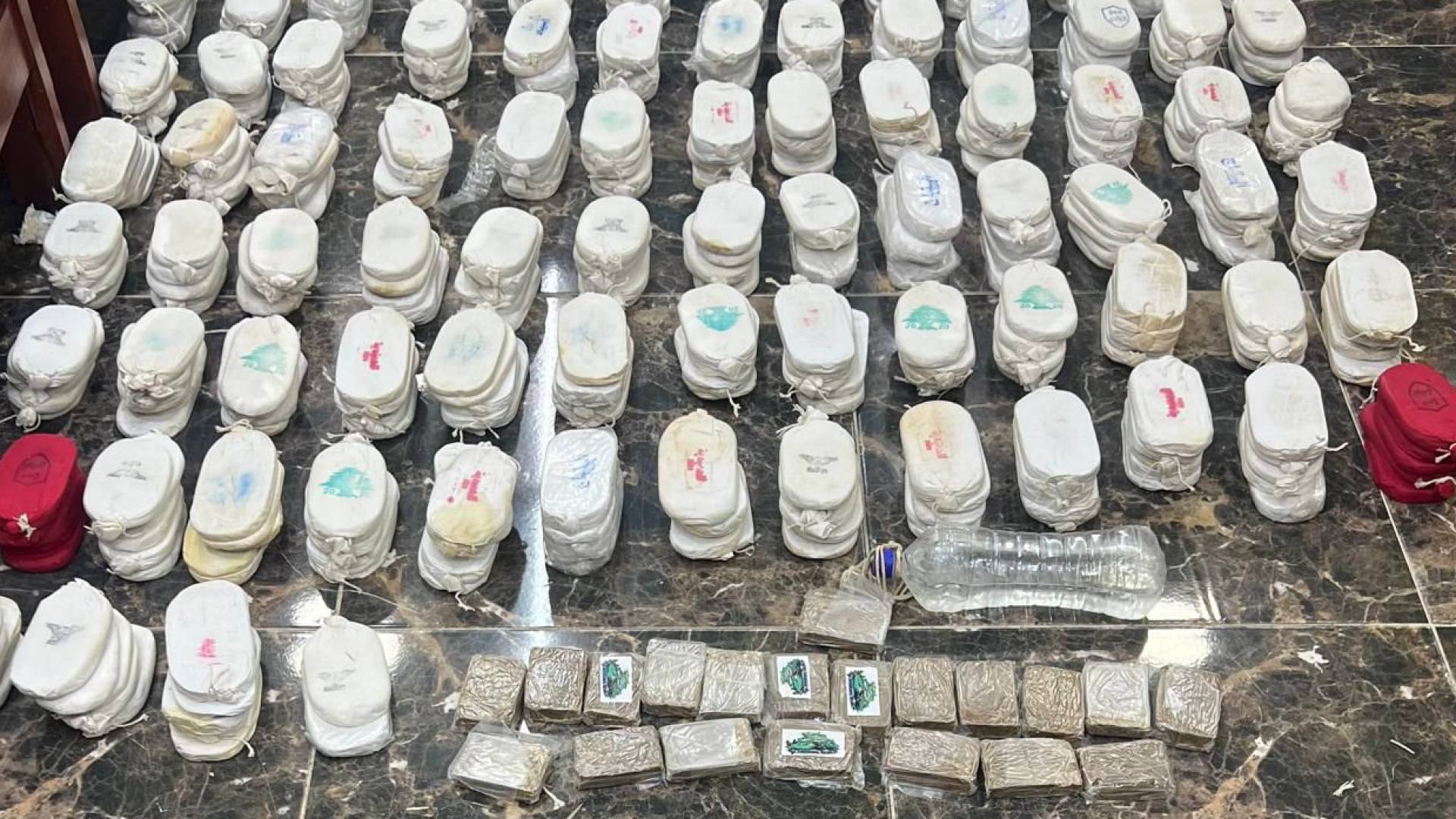 احباط محاولة تسلل وتهريب كميات من المواد المخدرة