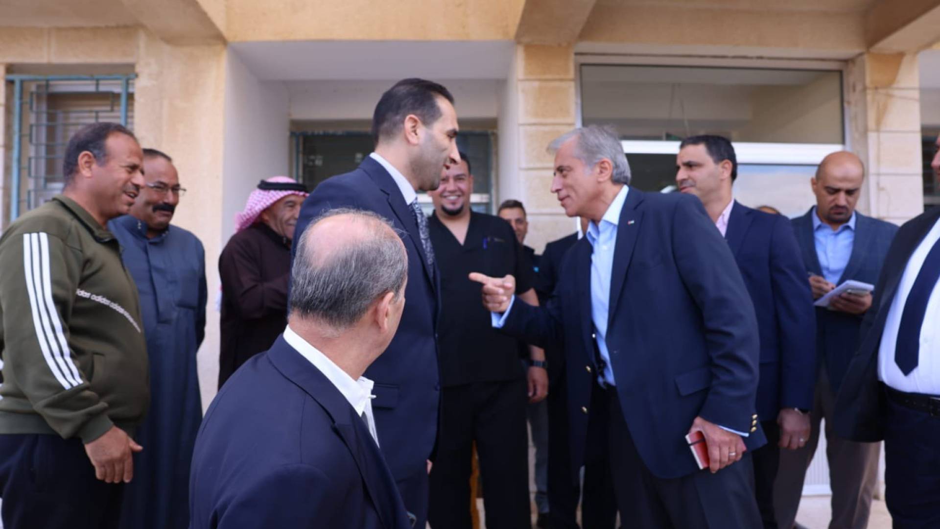 حسان يزور المركز الصحي الشامل في منطقة رحاب بالمفرق