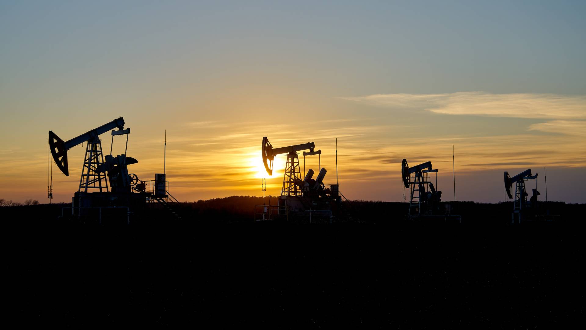 صورة تظهر حقلا نفطيا