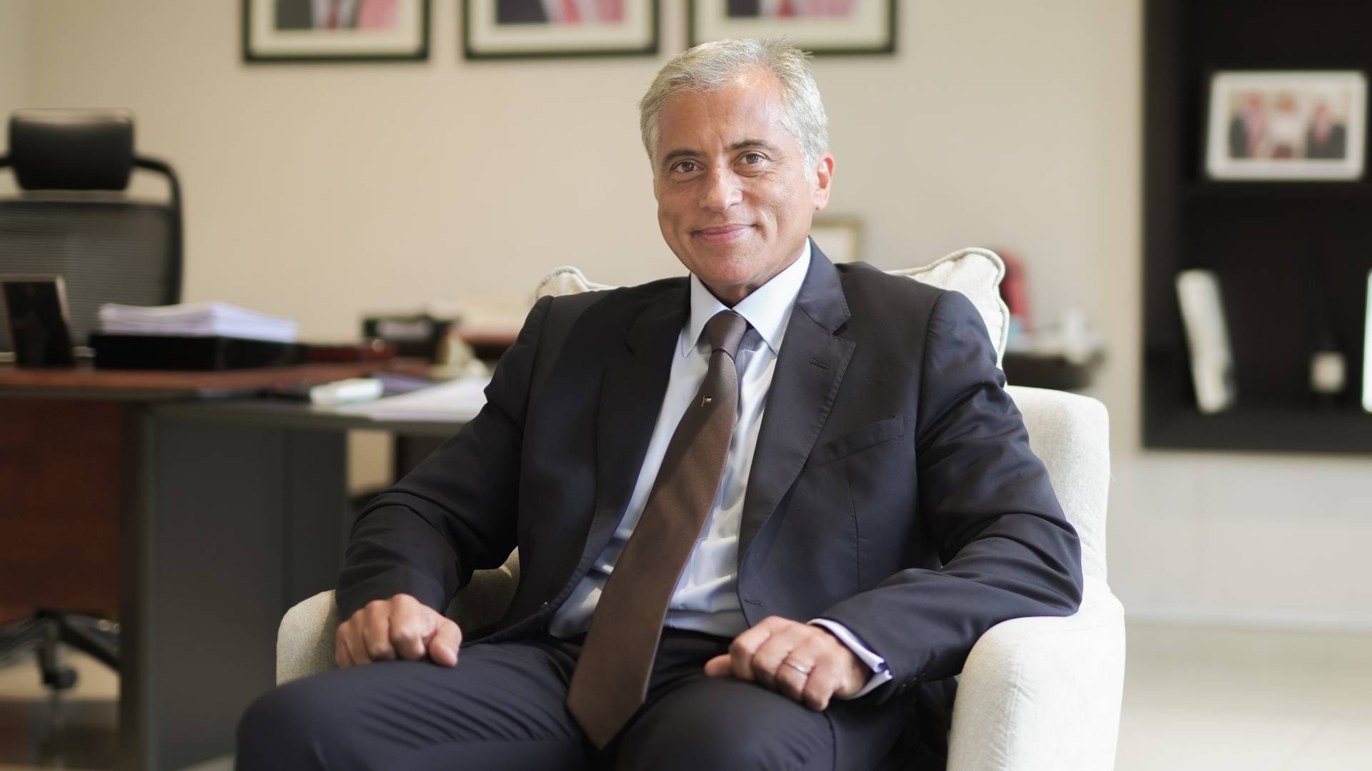 رئيس الوزراء جعفر حسان