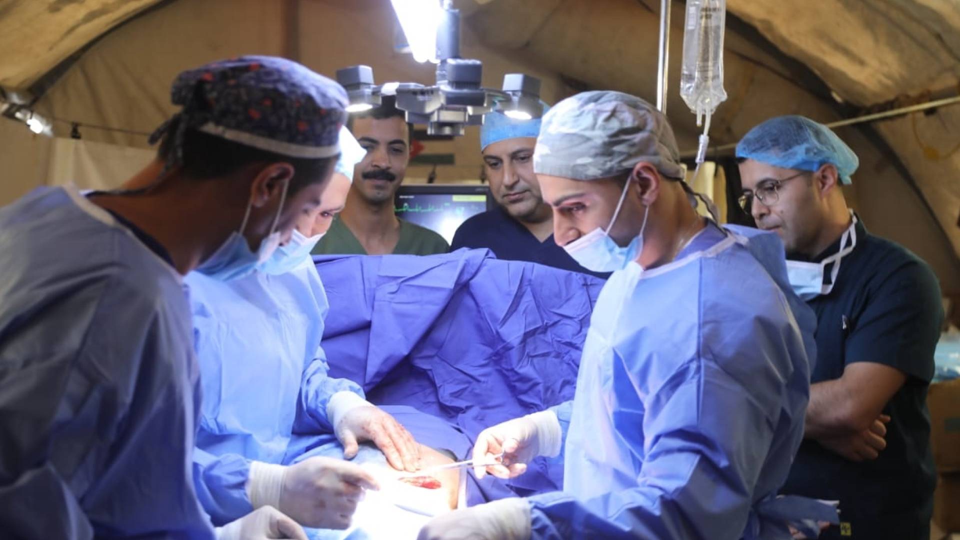 طواقم المستشفى الميداني الأردني جنوب غزة/4