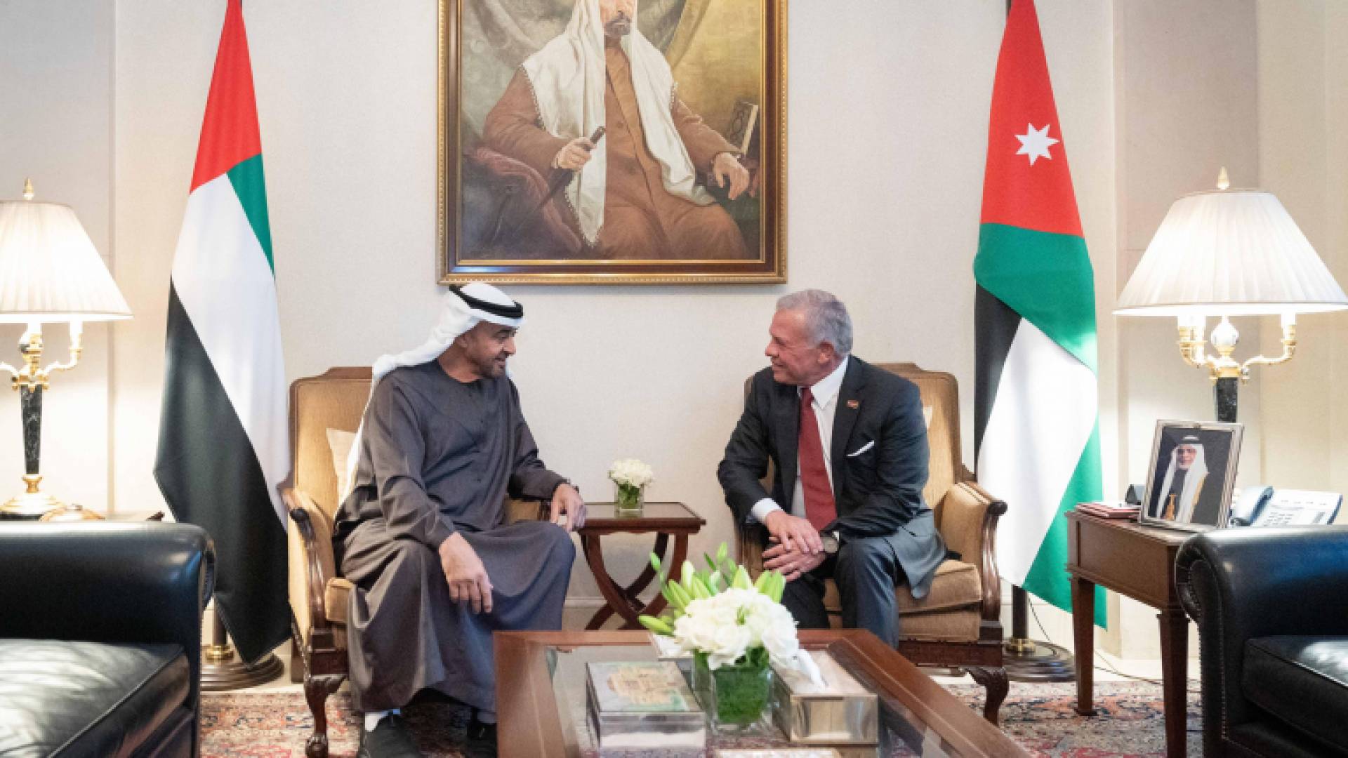 جلالة الملك ورئيس دولة الإمارات