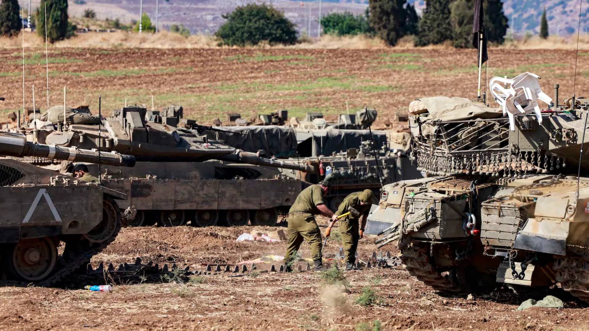 قوات للاحتلال قرب الحدود اللبنانية