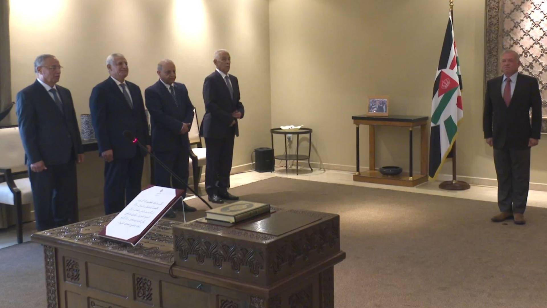 العبابنة يؤدي اليمين القانونية أمام الملك رئيسا للمجلس القضائي