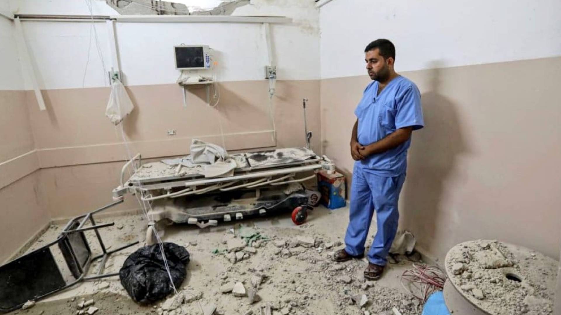 جانب من آثار عدوان الاحتلال على مستشفى كمال عدوان بداية الحرب