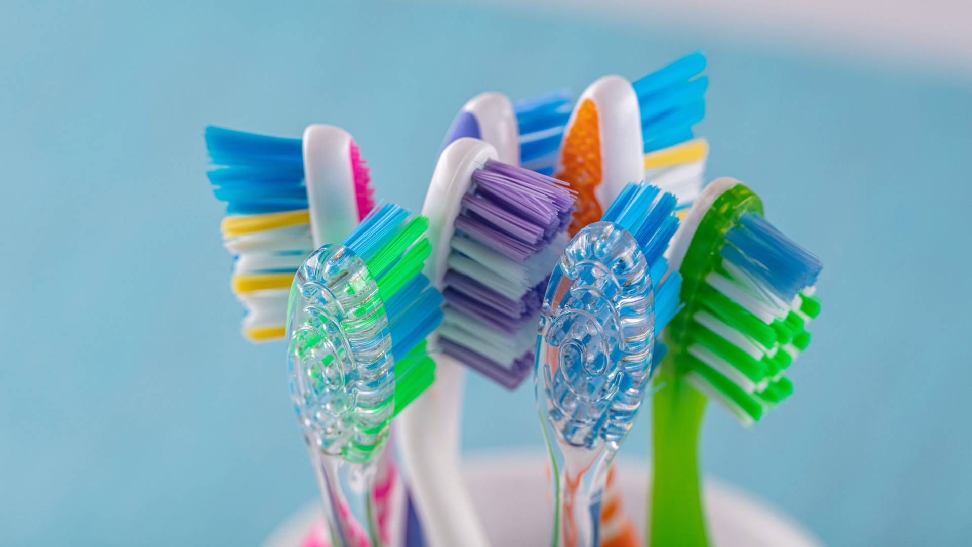 فراشي أسنان - تعبيرية