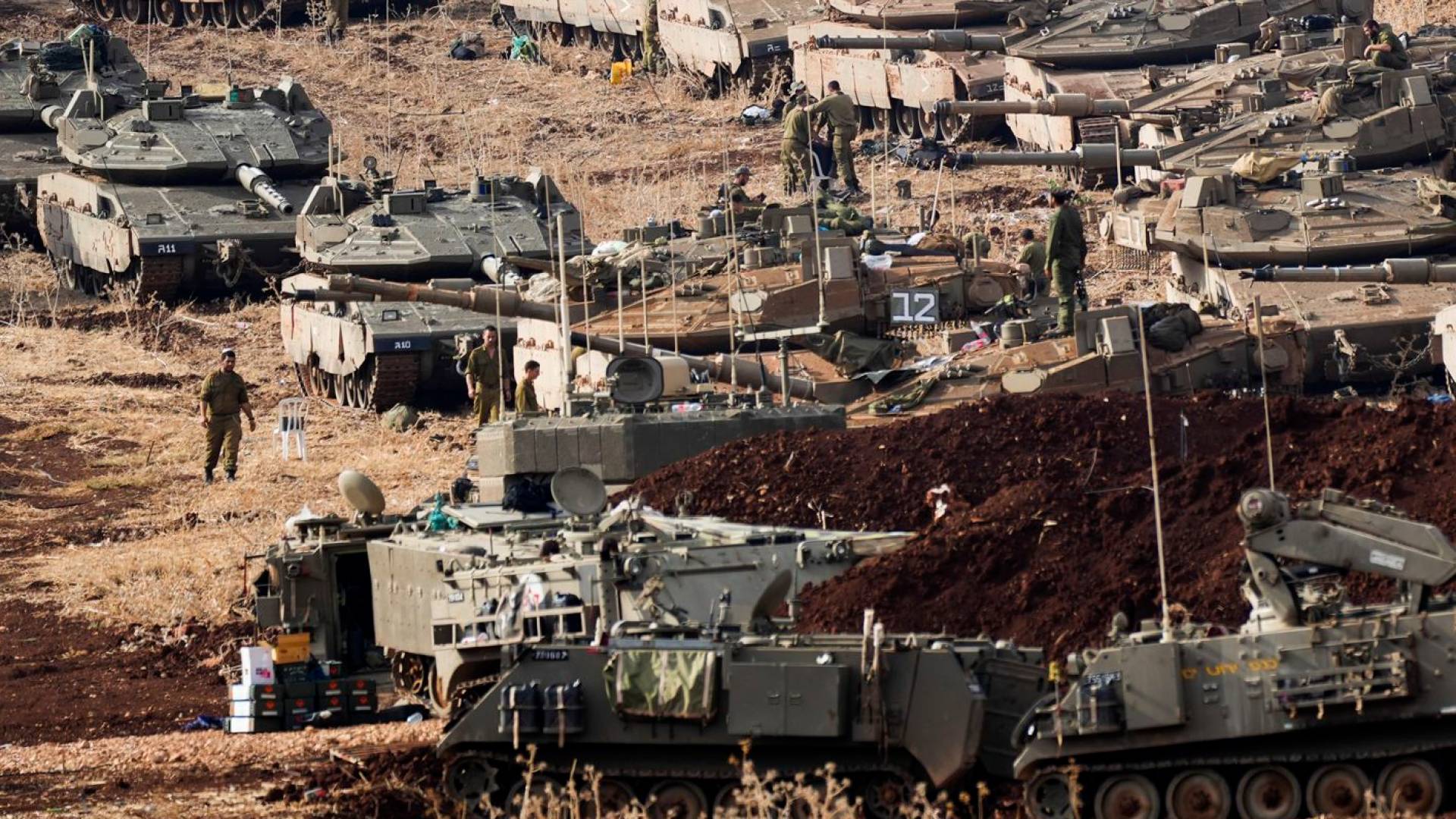 قوات الاحتلال قرب الحدود اللبنانية