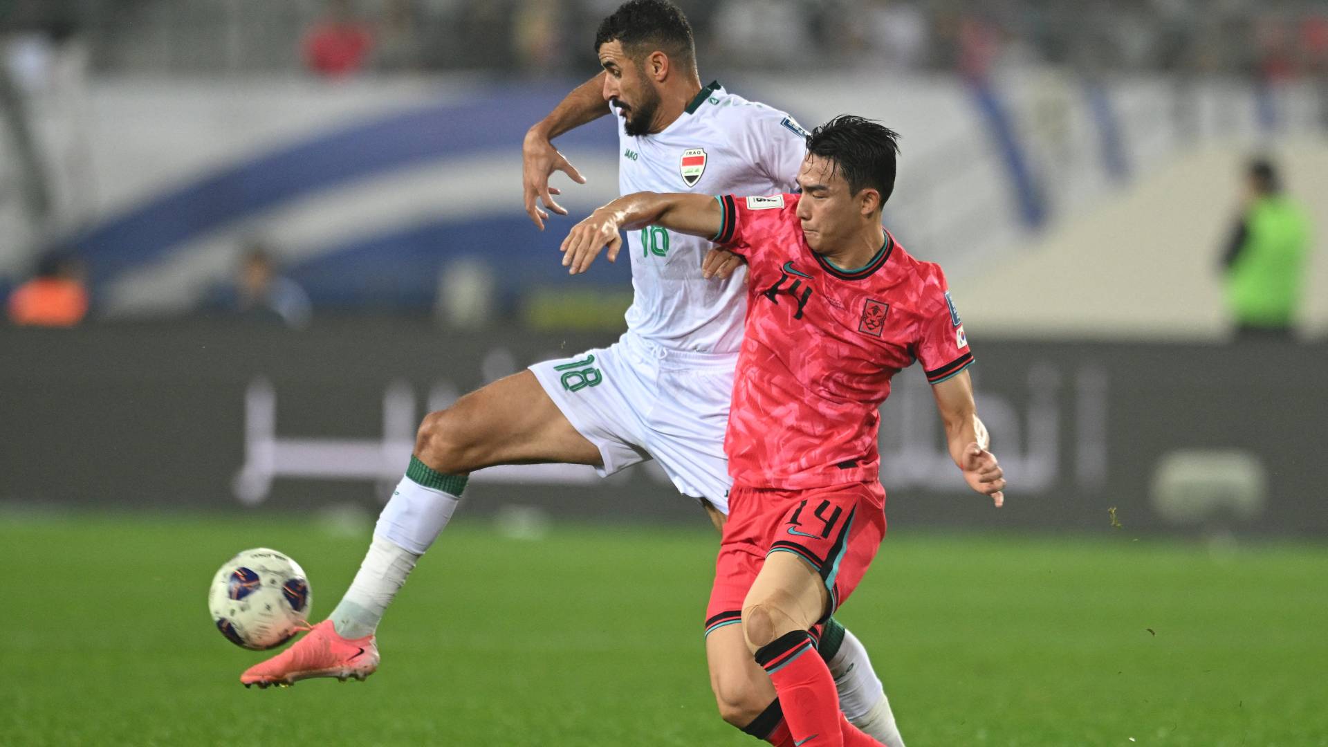 من مباراة كوريا الجنوبية والعراق ضمن الجولة الرابعة من تصفيات كأس العالم