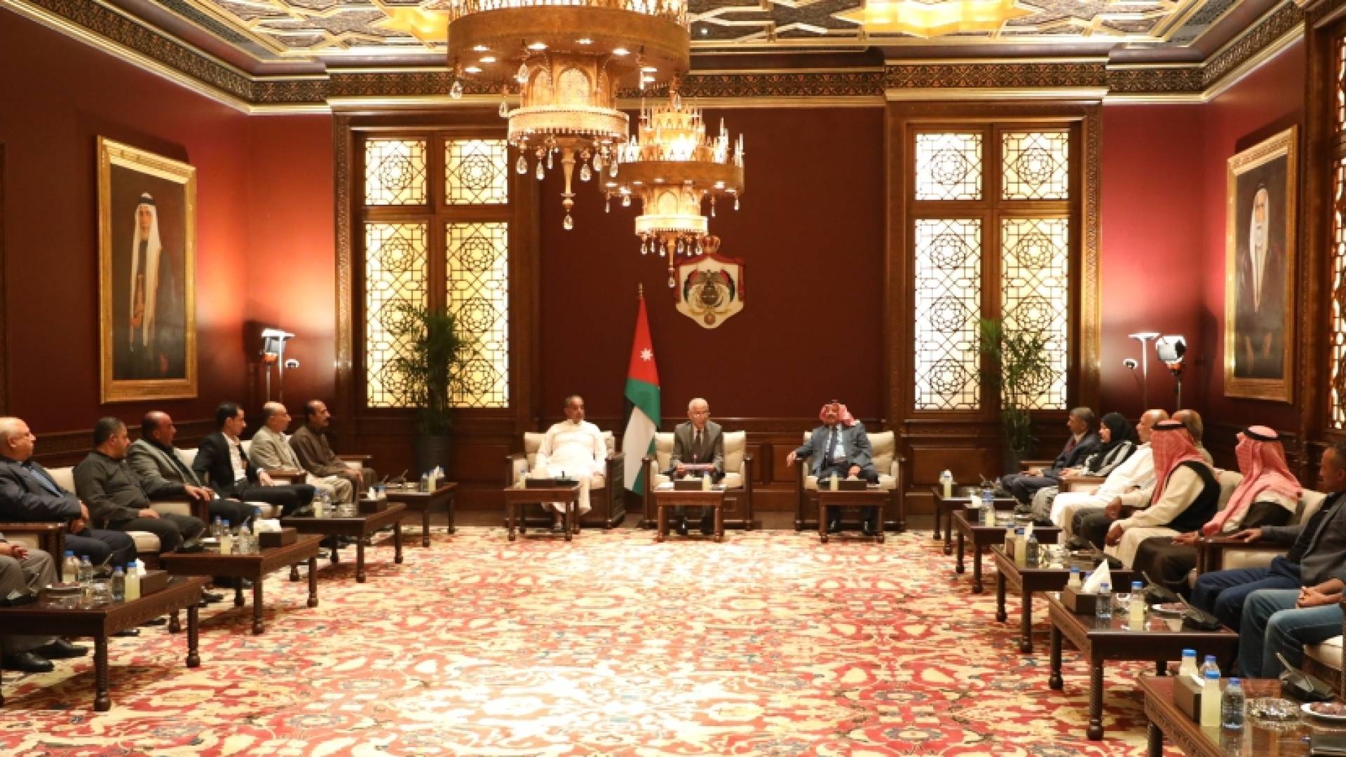 العيسوي يلتقي فعاليات شعبية