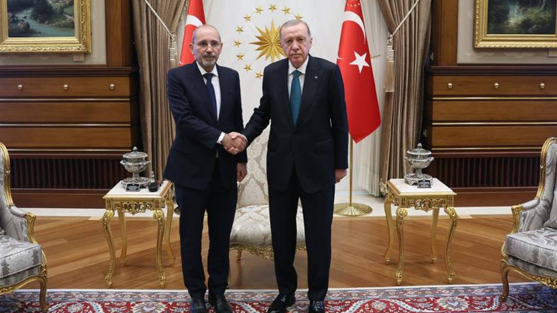 الرئيس التركي رجب طيب أردوغان ووزير الخارجية أيمن الصفدي