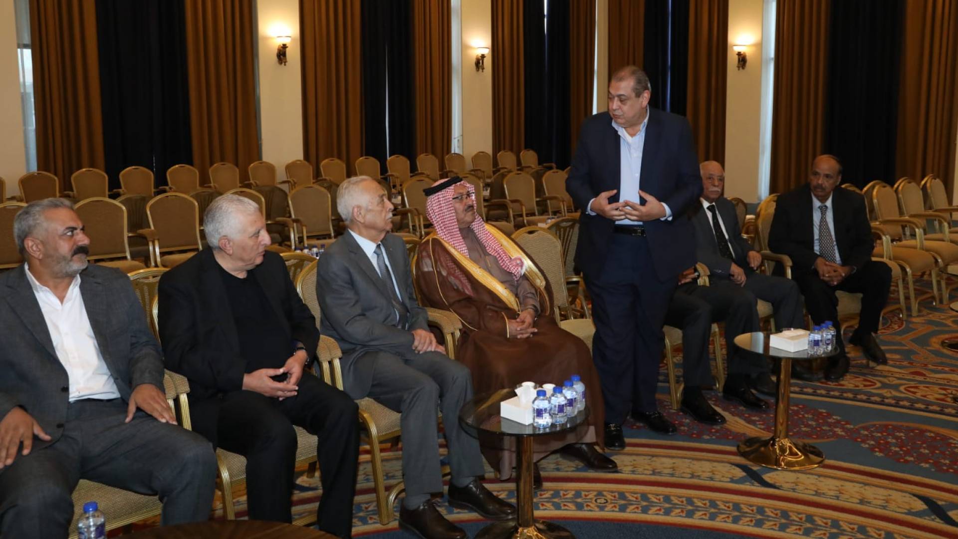 مندوبا عن الملك وولي العهد.. العيسوي يعزي الحمايدة والكباريتي