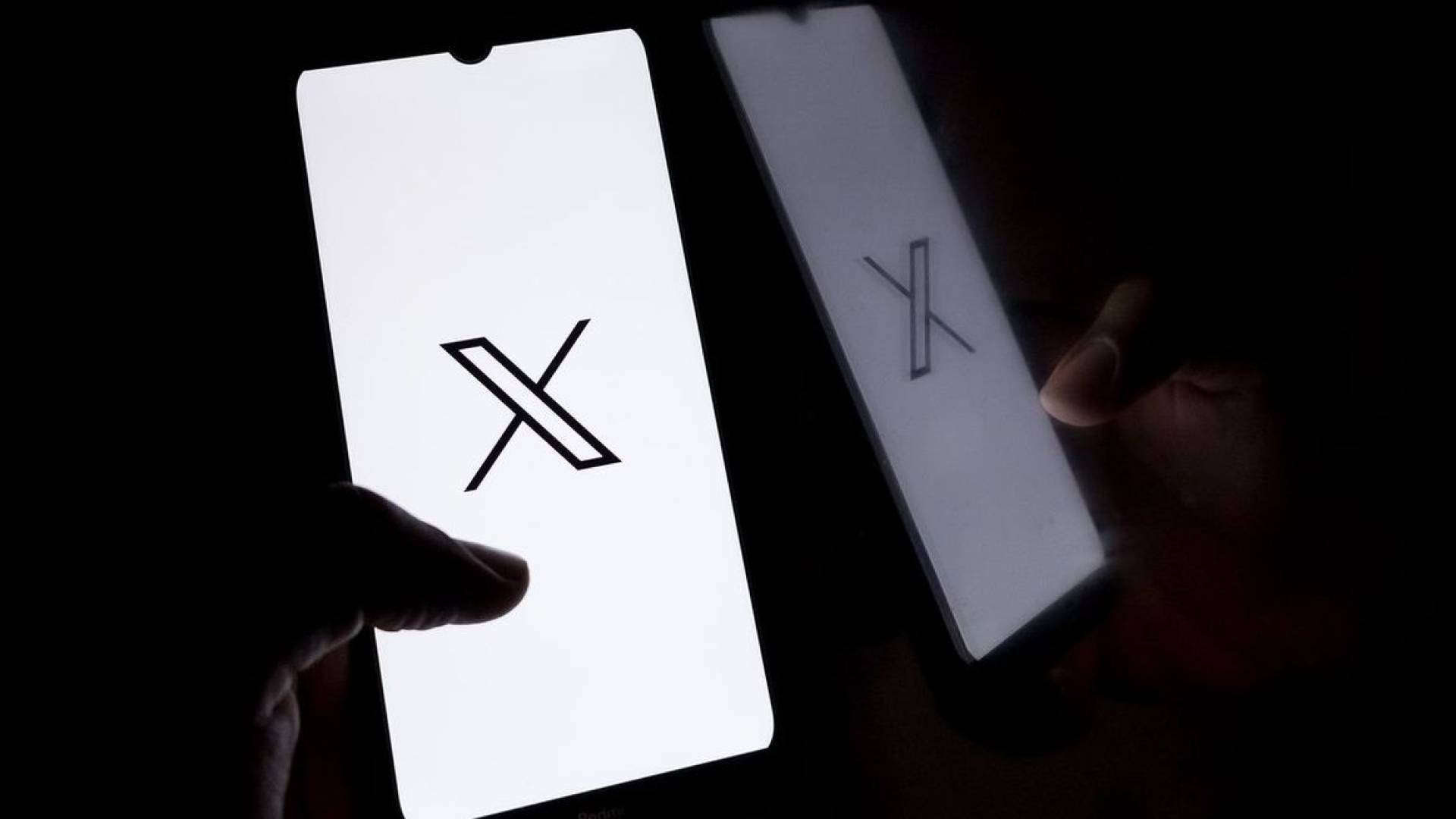 صورة تظهر شعار منصة "إكس"