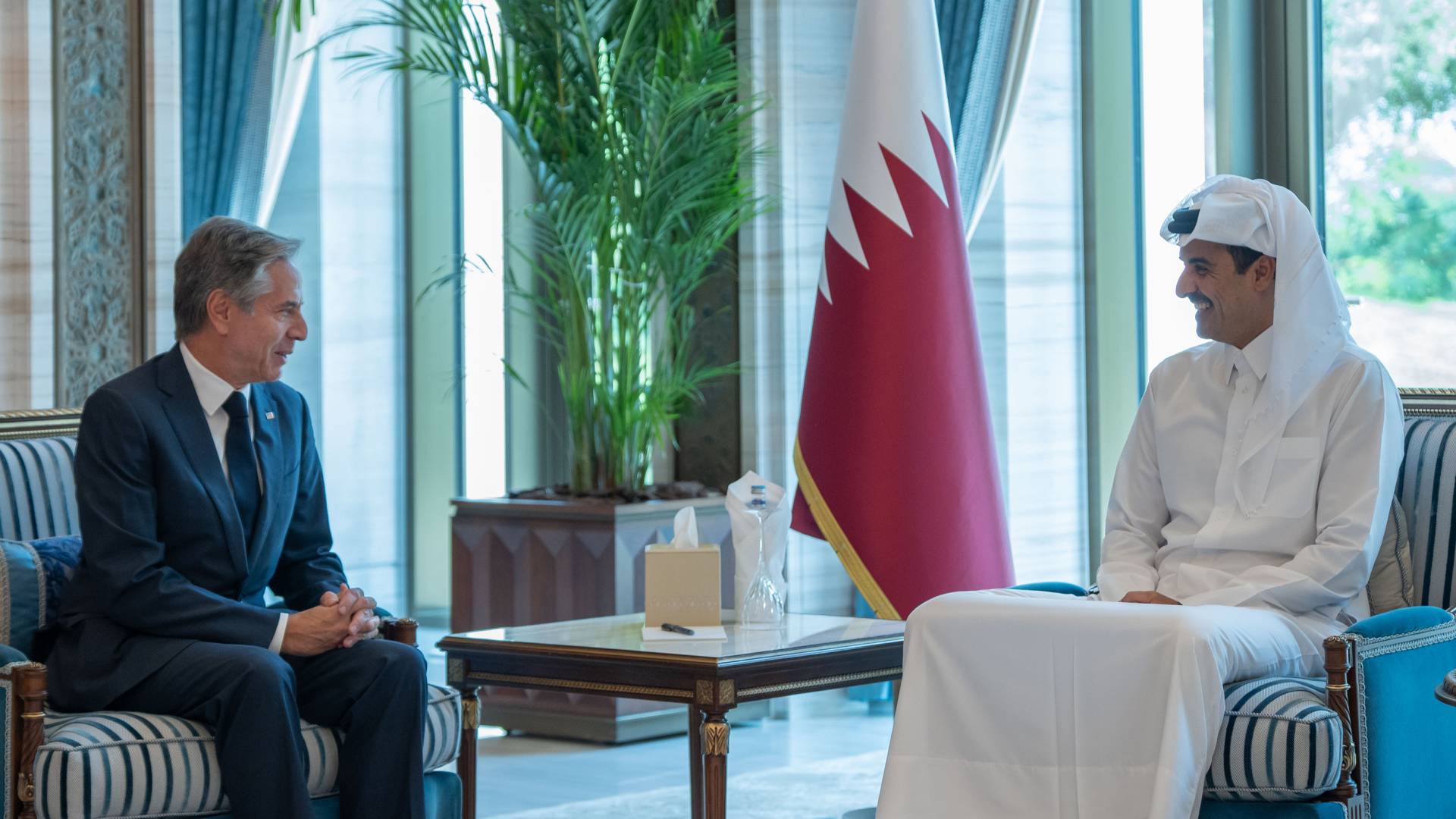 مير دولة قطر تميم بن حمد آل ثاني ووزير الخارجية الأمريكي أنتوني بلينكن