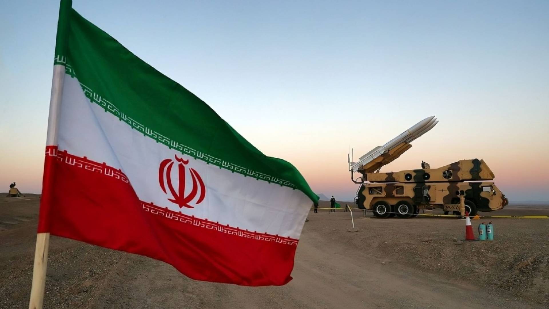 آلية إطلاق صواريخ إيرانية