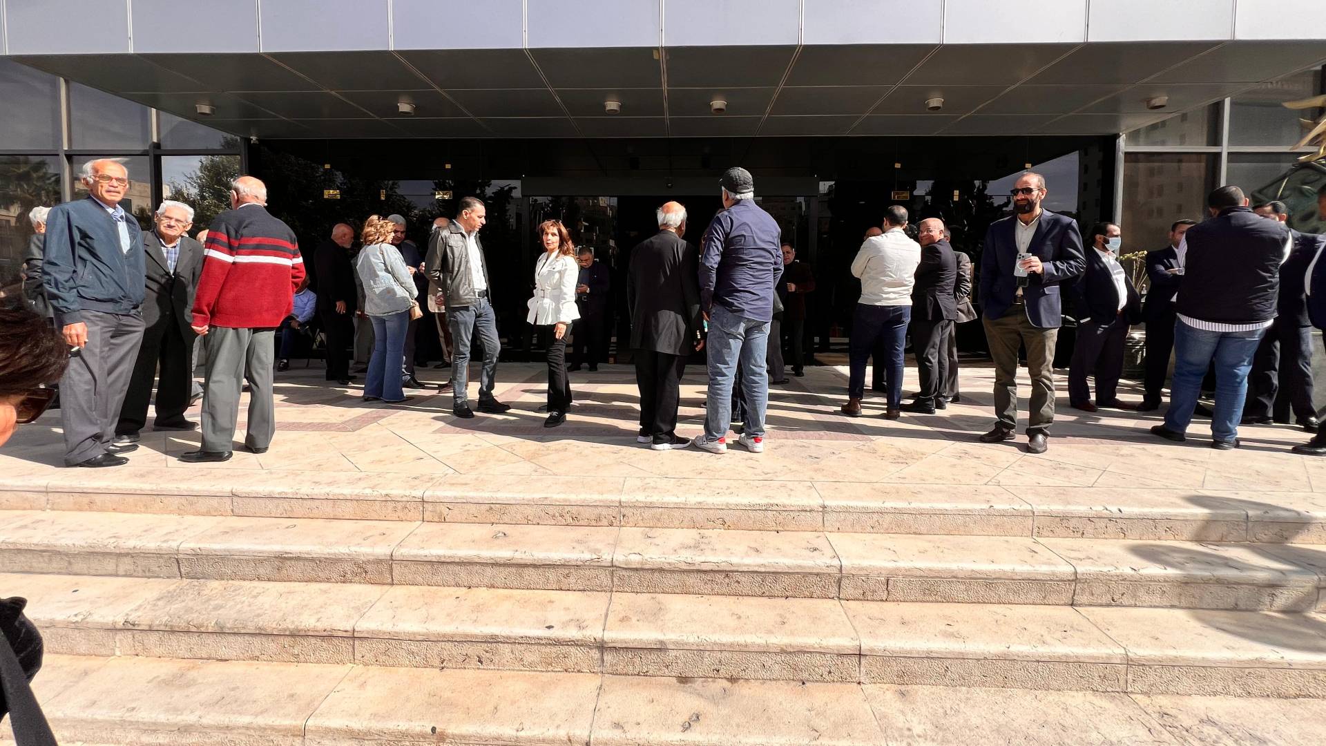 صحفيون في موقع انعقاد الانتخابات