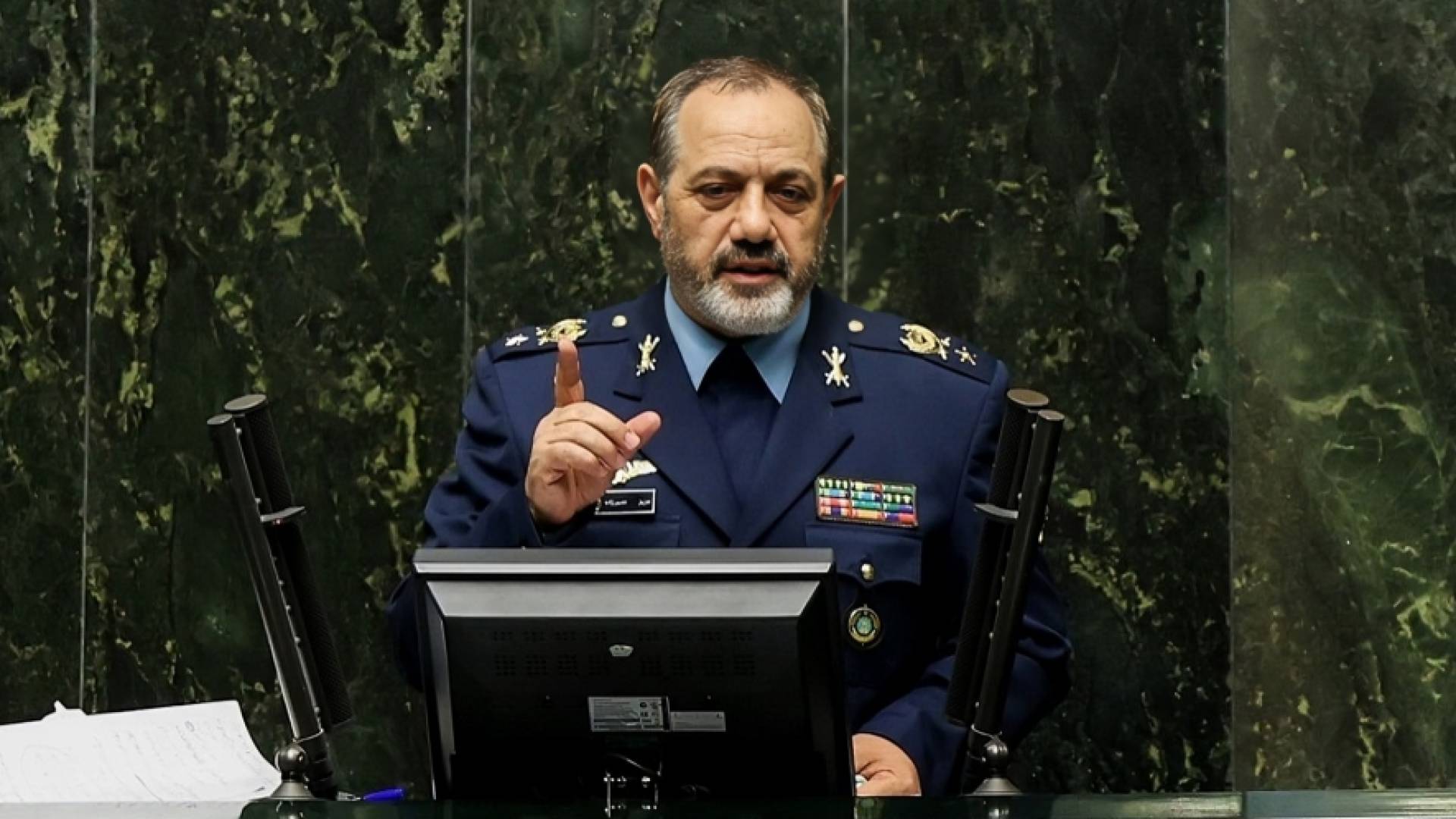 وزير الدفاع الإيراني عزيز نصر زاده