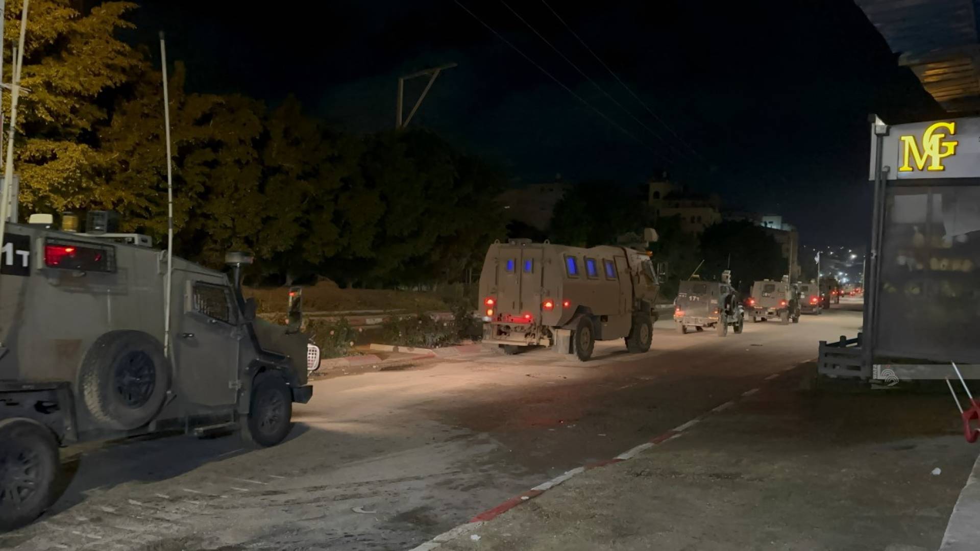 آليات الاحتلال العسكرية تشن عملية في مدينة طولكرم