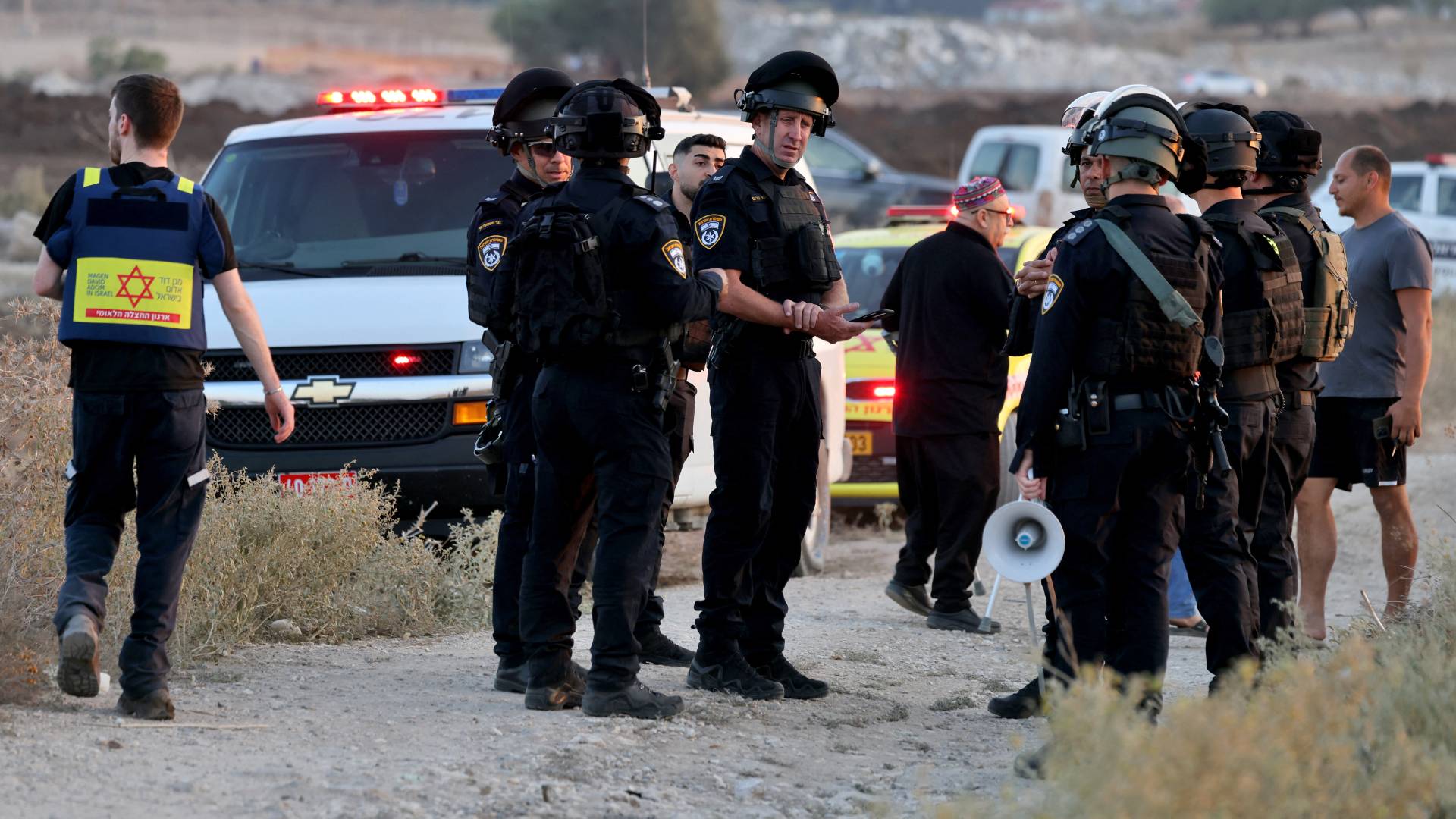 جيش الاحتلال في موقع سقوط صواريخ من لبنان