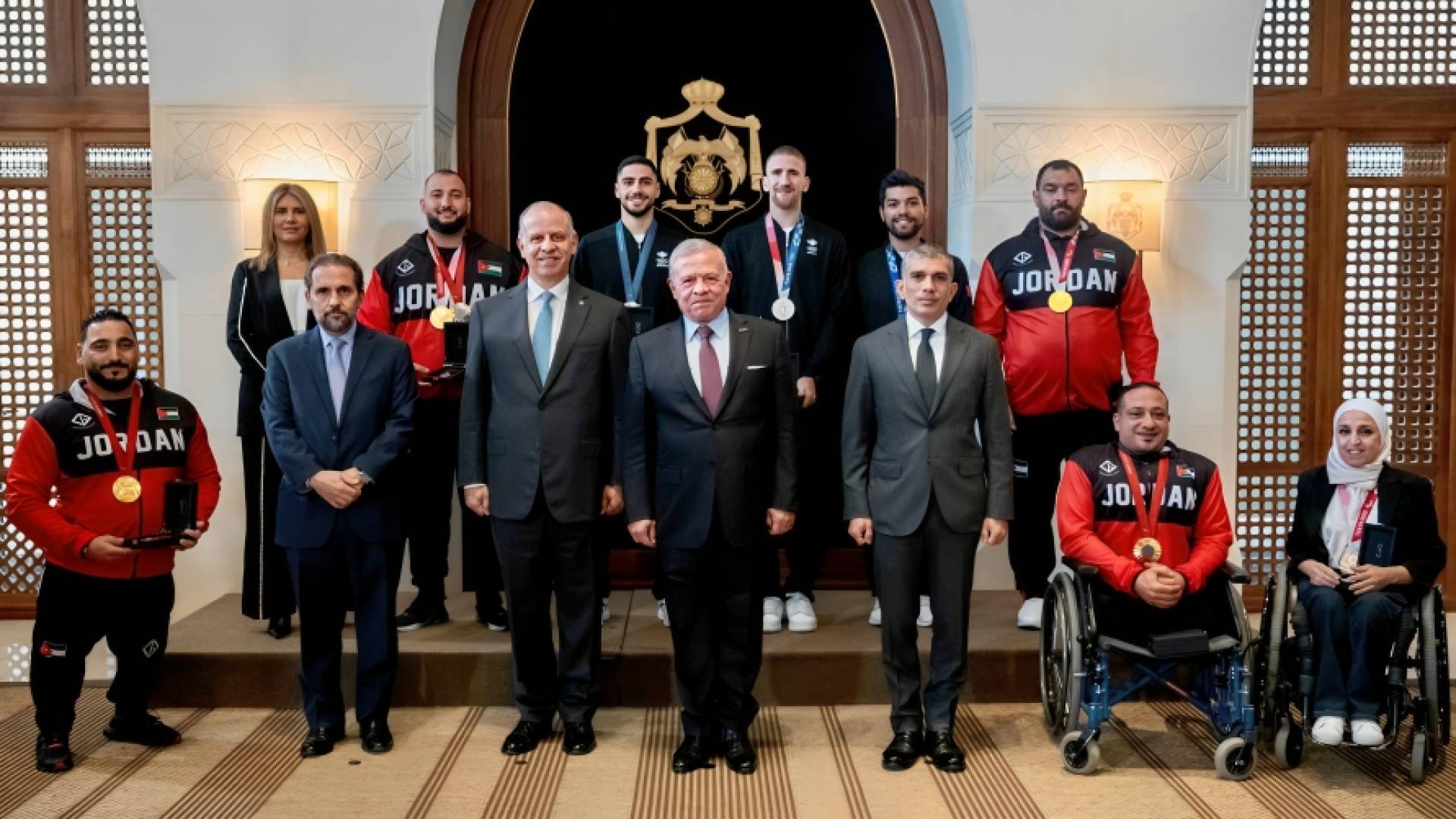الملك ينعم بميدالية اليوبيل الفضي على رياضيين أردنيين حصلوا على ميداليات أولمبية وبارالمبية