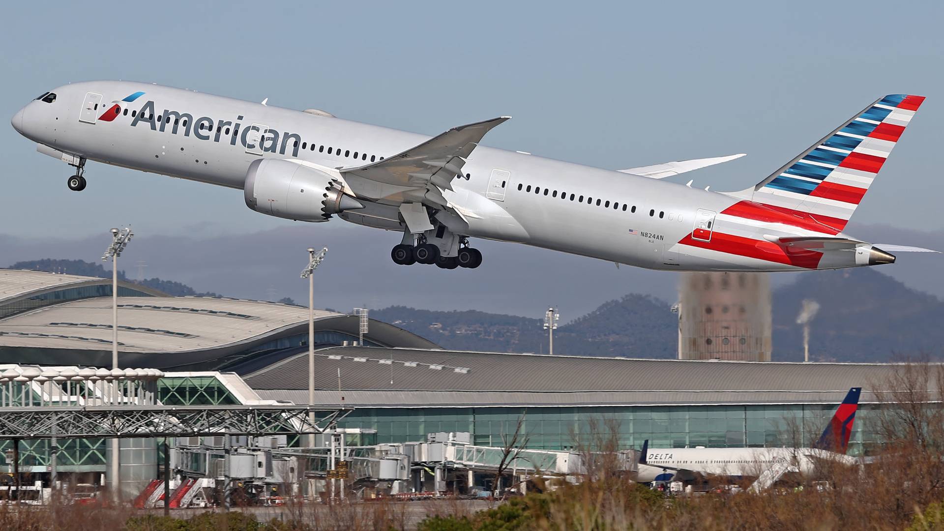 شركة الطيران الأمريكية أمريكان إيرلاينز