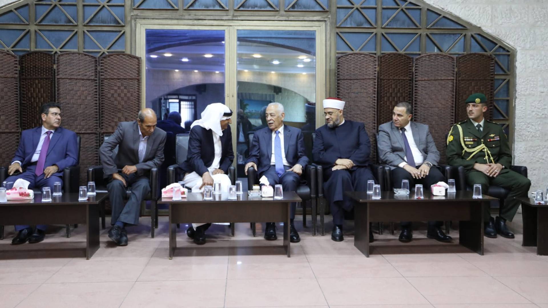 مندوبا عن الملك وولي العهد.. العيسوي يعزي عشيرة العظامات وآل الطوال