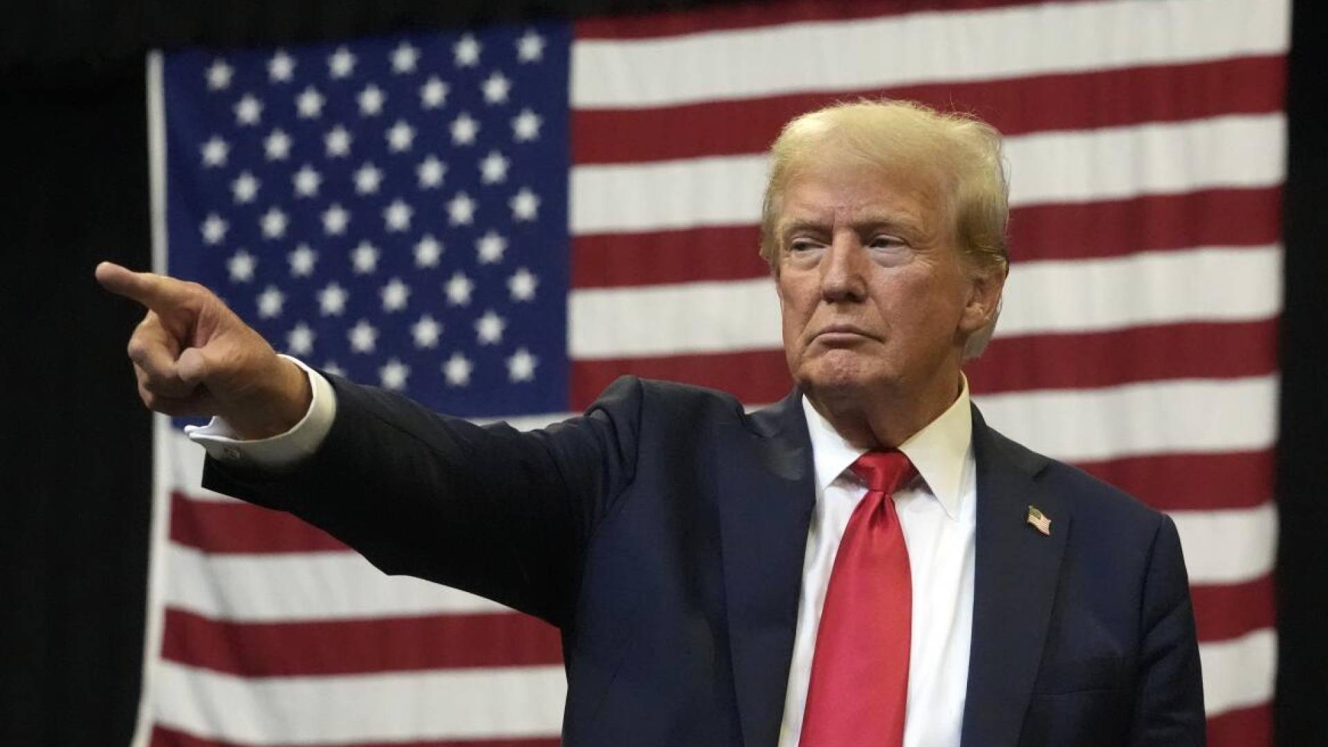 ترمب يختار أول شخصية في إدارته ويتطلع لعقد محادثات مع بوتين