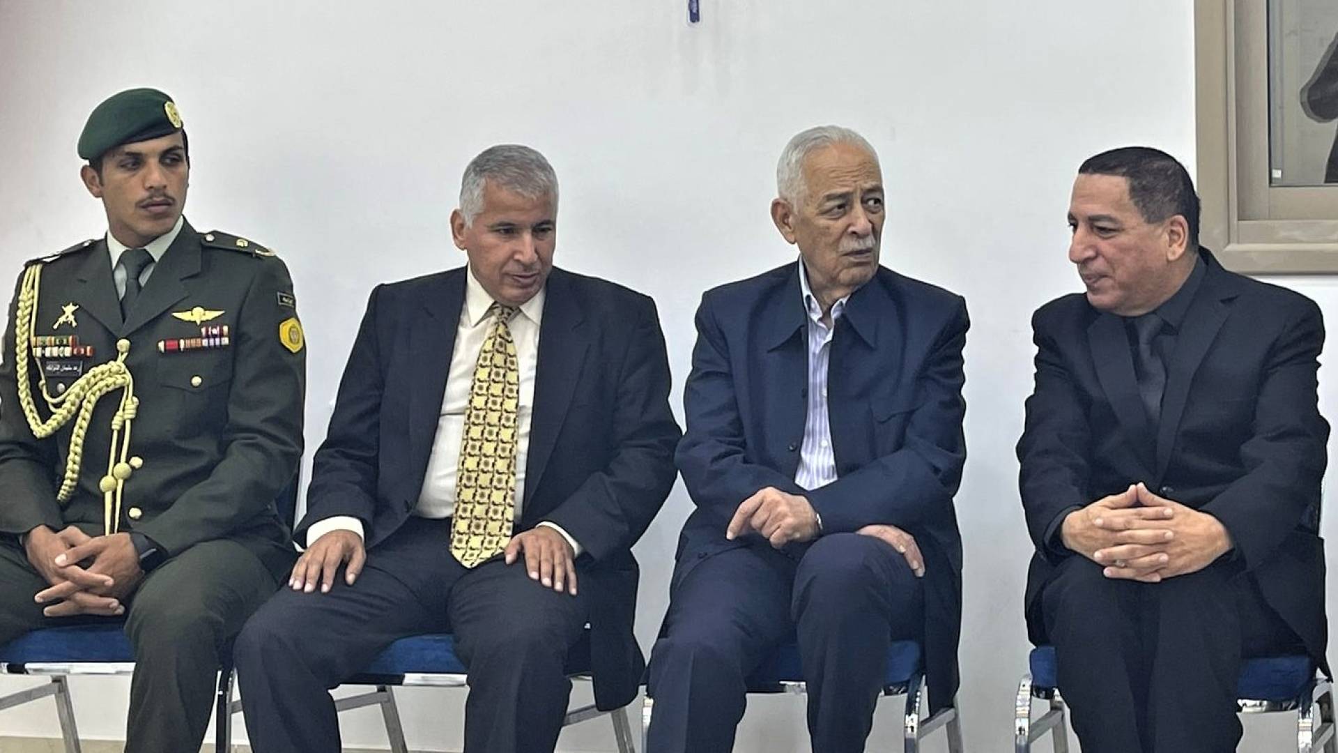 مندوبا عن الملك وولي العهد.. العيسوي يعزي آل الشريقي والقاسم
