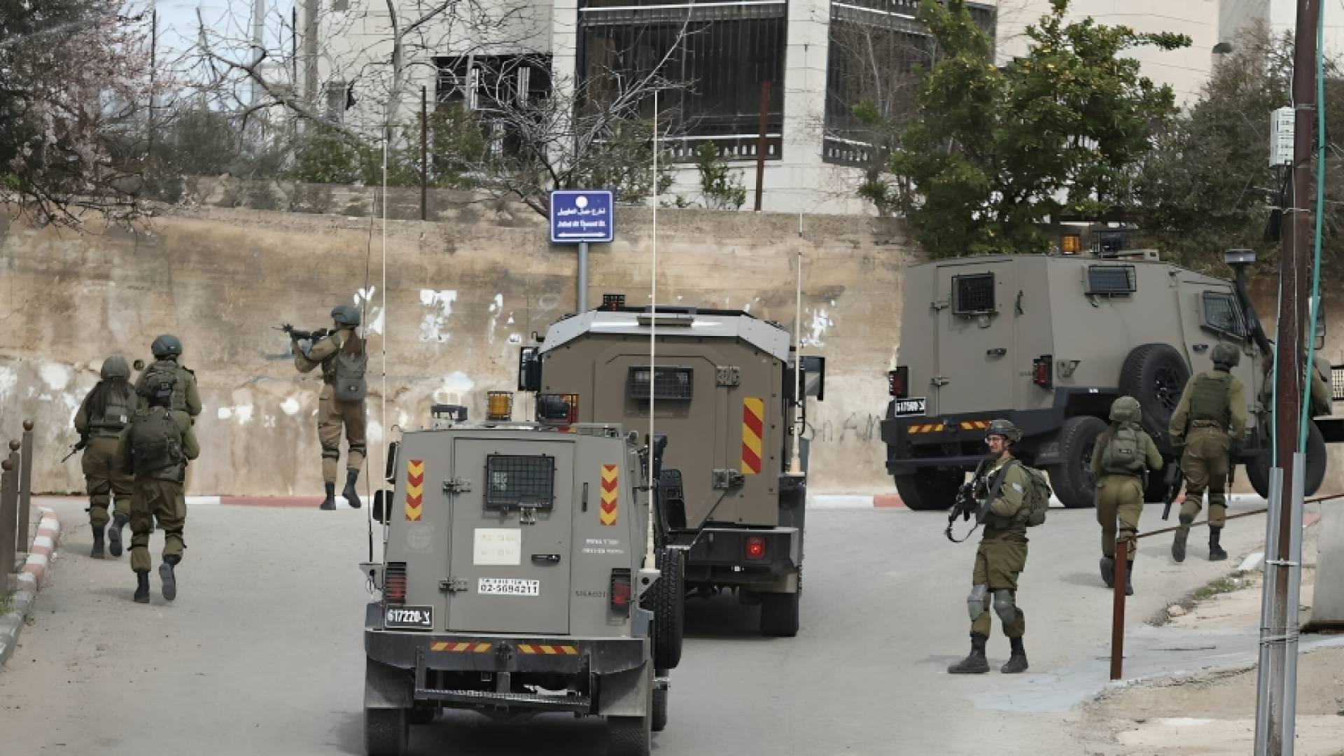 اقتحام قوات الاحتلال لمدن في الضفة الغربية