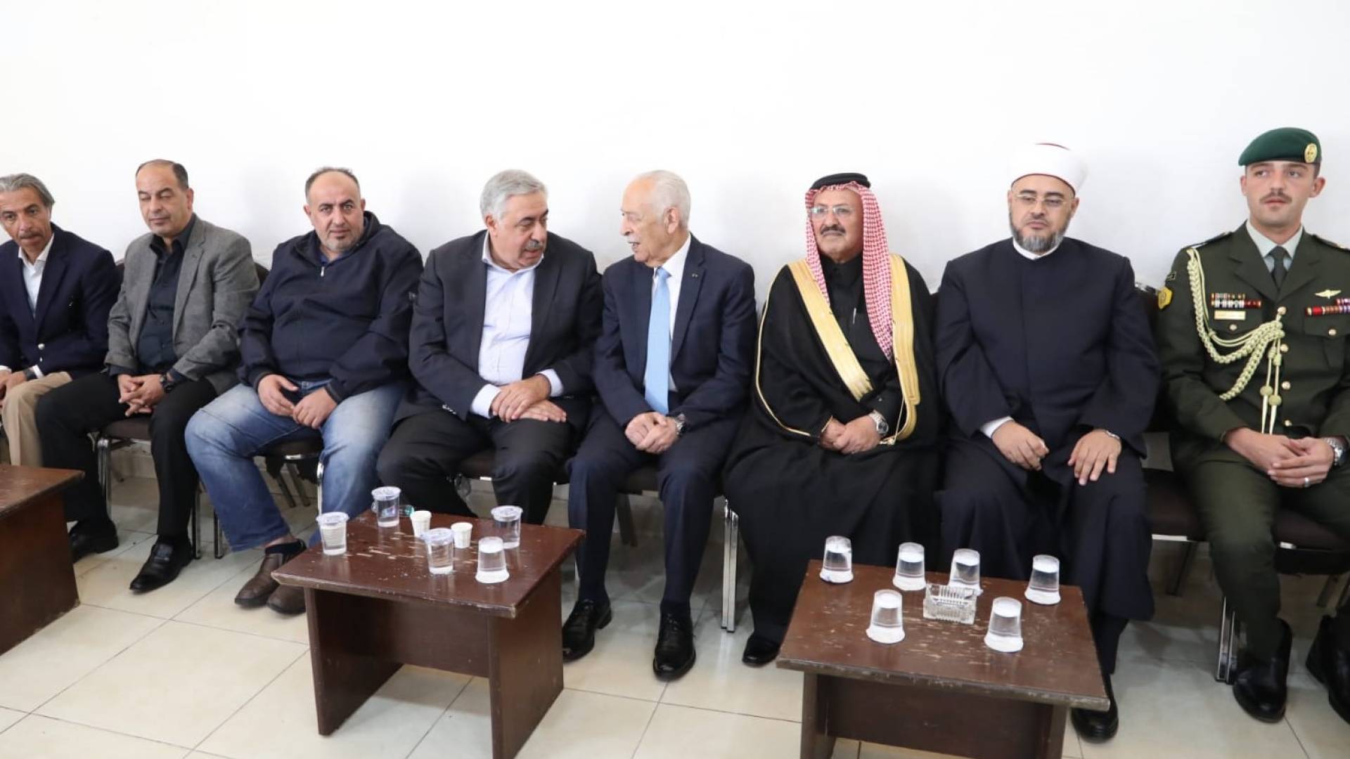 مندوبا عن الملك وولي العهد.. العيسوي يعزي الحجايا والحويان