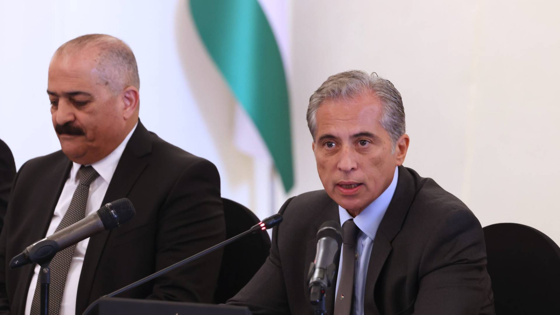 رئيس الوزراء الدكتور جعفر حسان