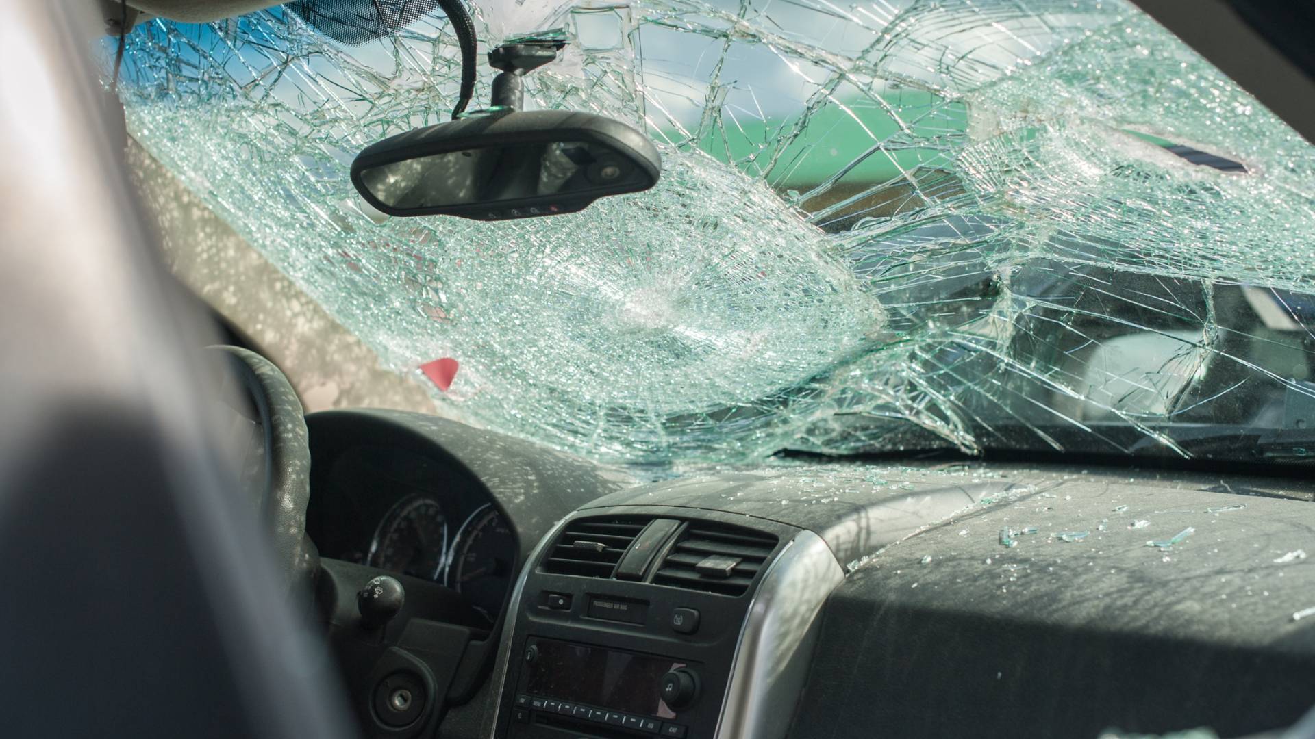 صورة تظهر تضرر مركبة بحادث مروري